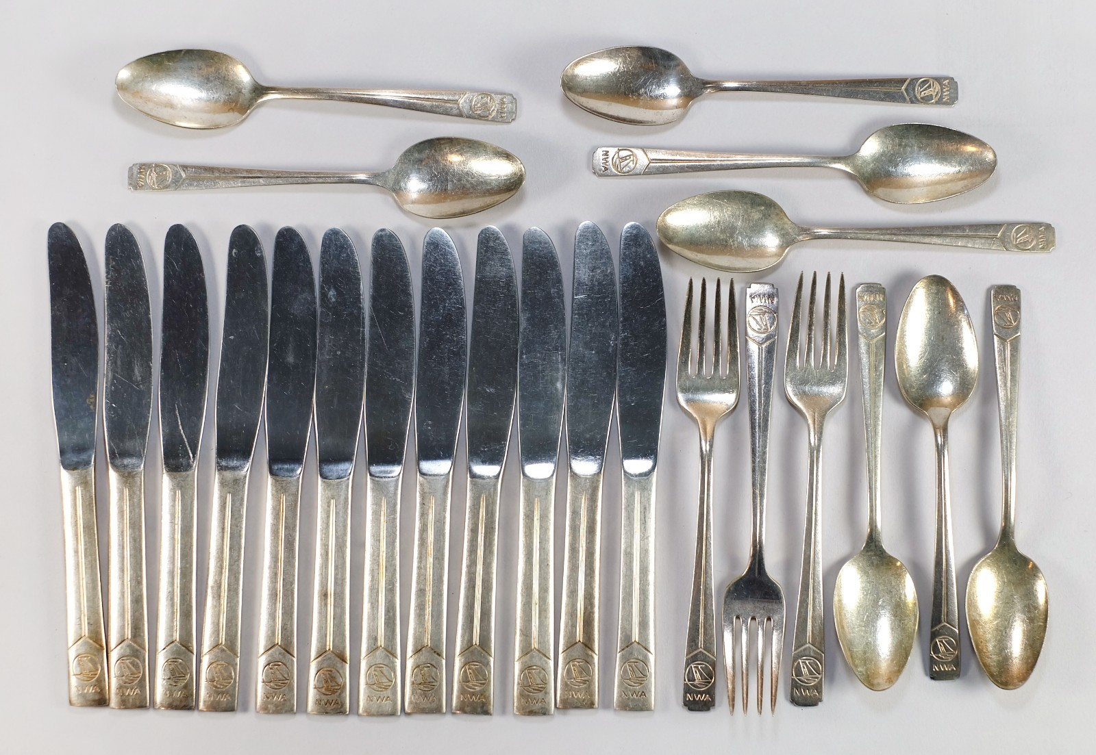23 NWA Northwest Airlines Vintage Metal Utensils – Knives, Forks, Spoons 23 NWA Northwest Airlines Vintage Metal Utensils – Knives, Forks, Spoons
