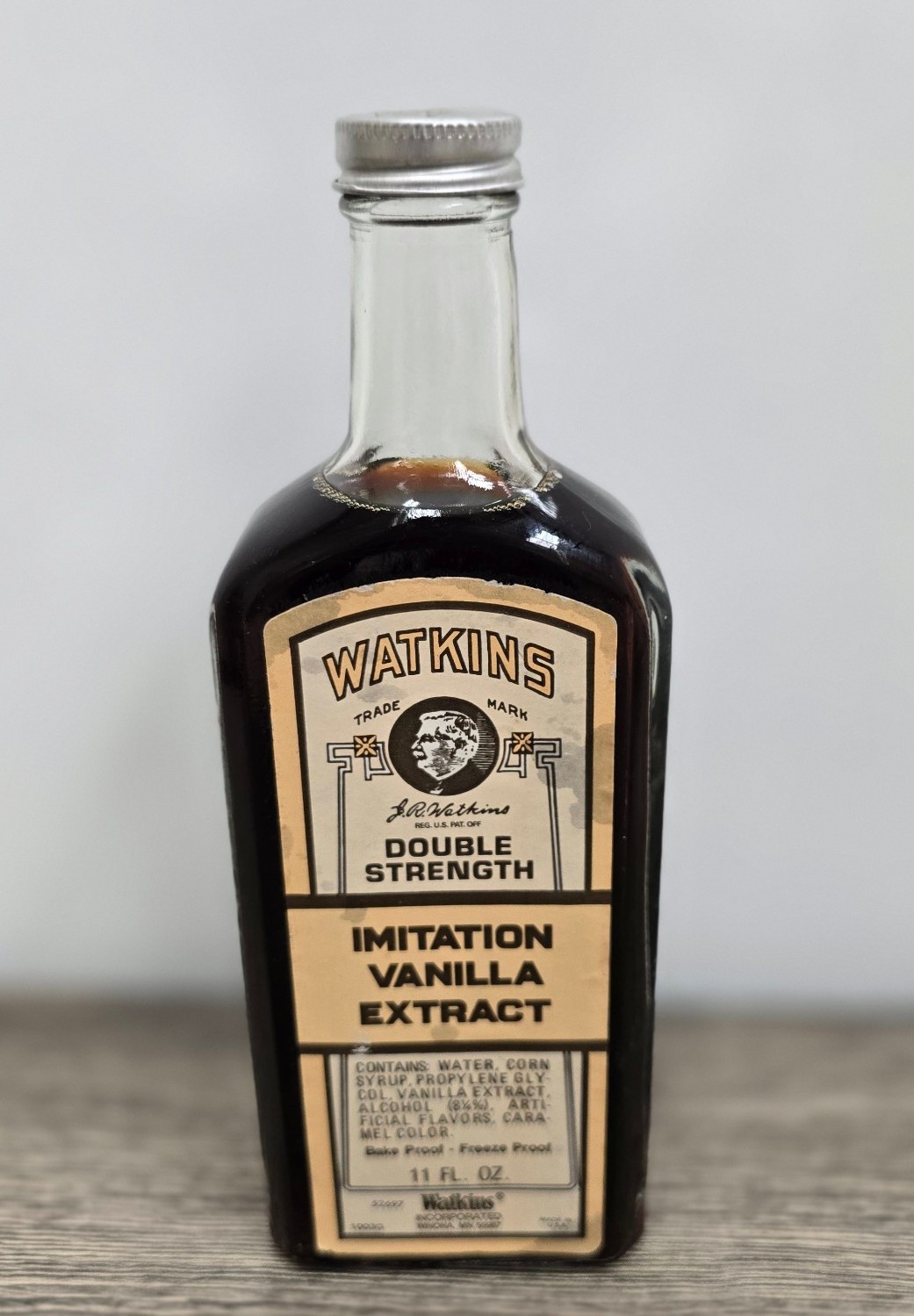 Vintage 1960s Watkins Imitation Vanilla Extract 11 oz Glass Bottle New Sealed Vintage 1960s Watkins Imitation Vanilla Extract 11 oz Glass Bottle New Sealed