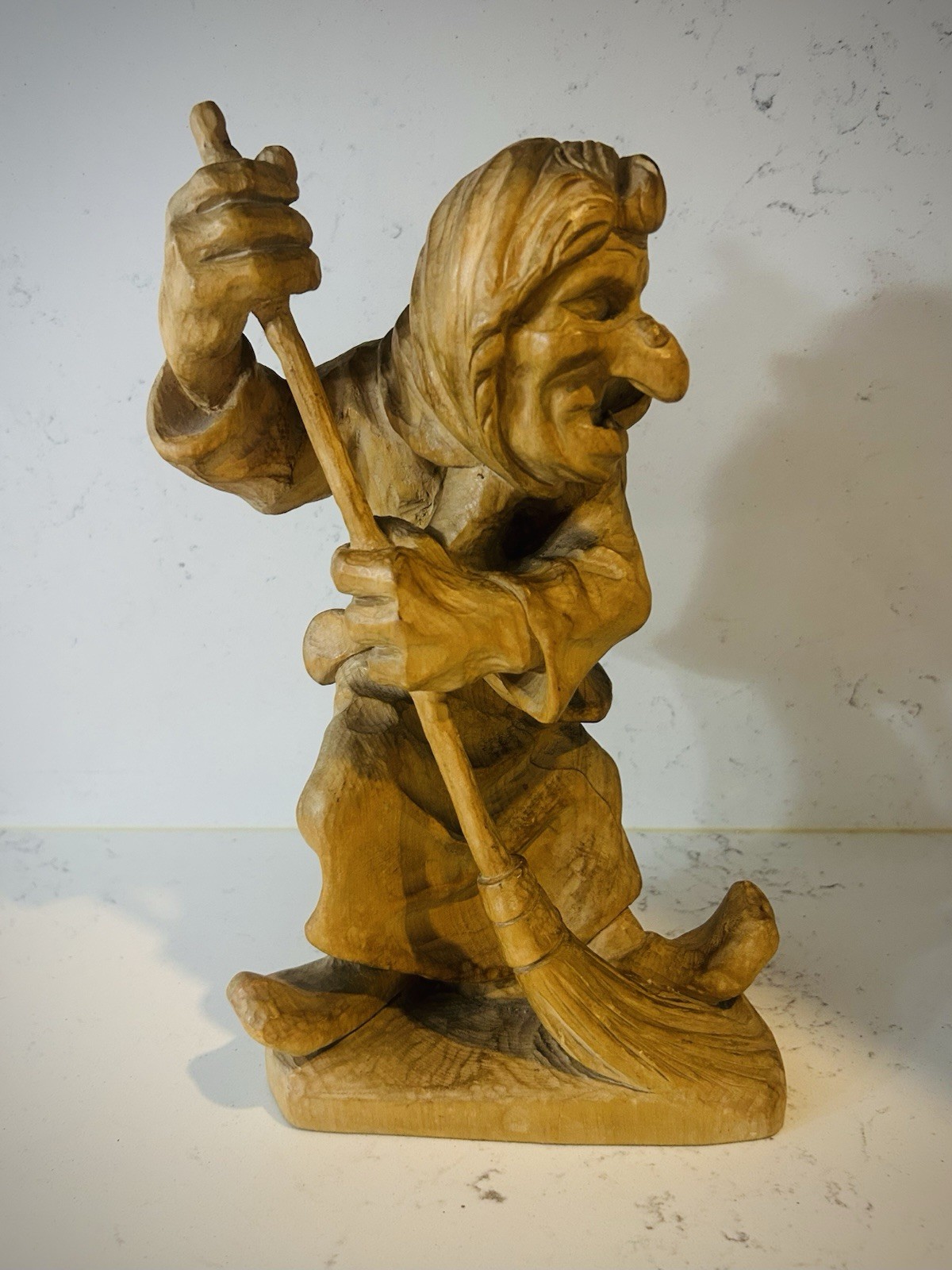 Vintage Hand-Carved Wood Witch Statue From Germany. Halloweeen Decoration. Vintage Hand-Carved Wood Witch Statue From Germany. Halloweeen Decoration.