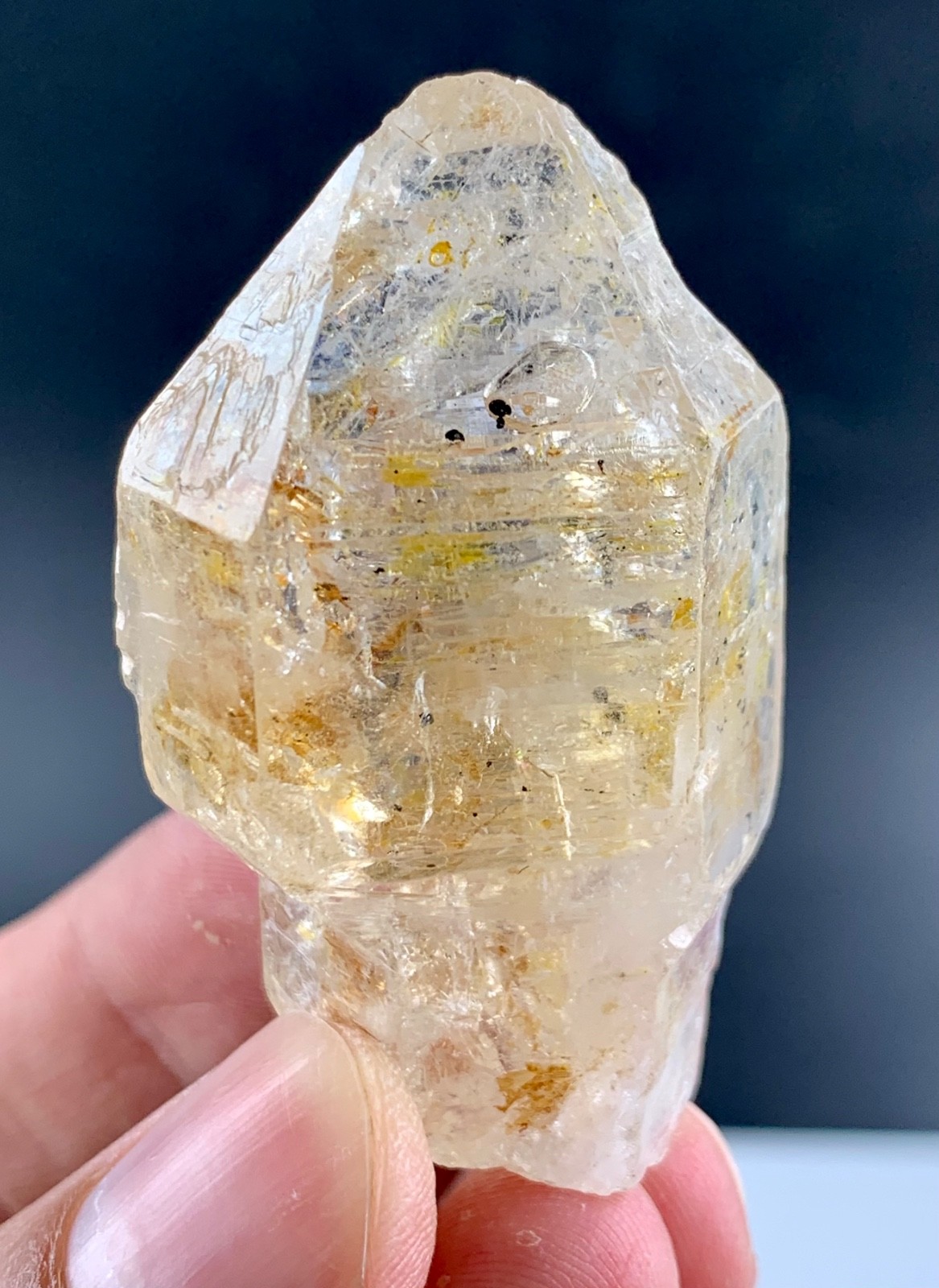 Very Interesting Rare Enhydro Window Quartz Crystal From Baluchistan Pakistan. Very Interesting Rare Enhydro Window Quartz Crystal From Baluchistan Pakistan.