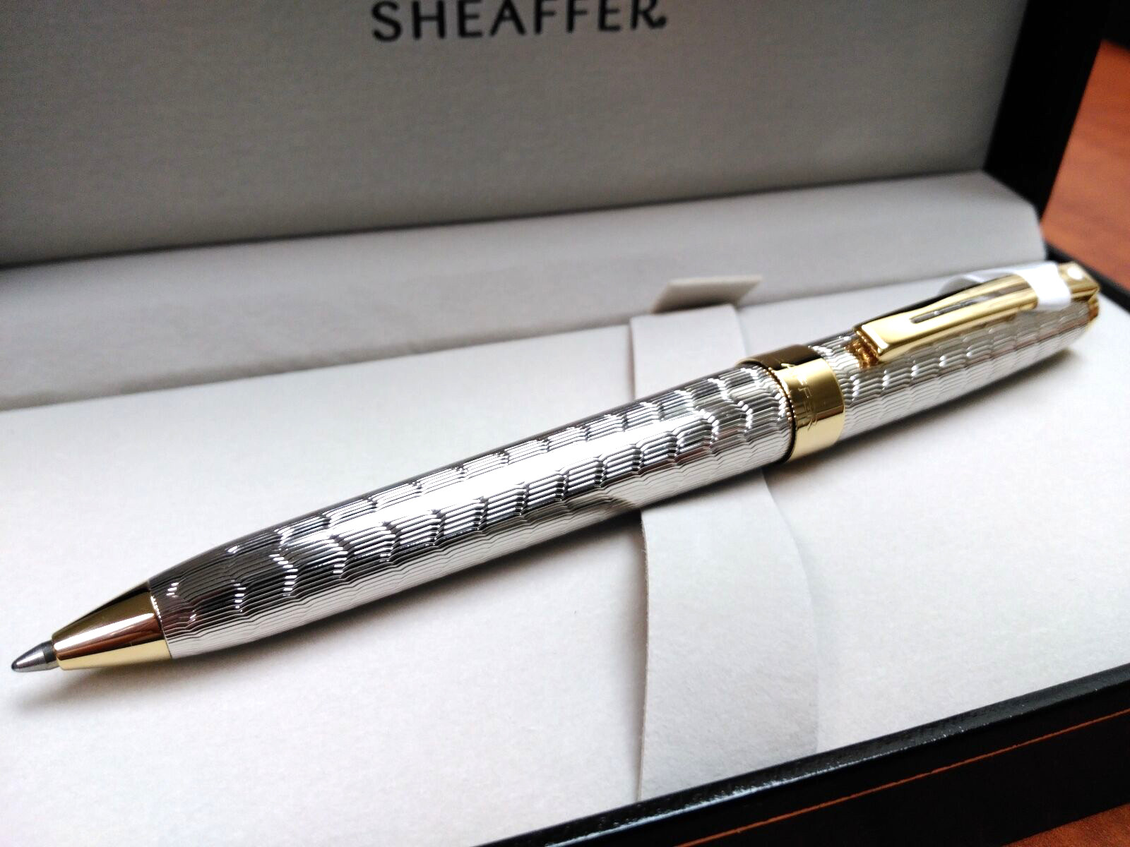 Sheaffer Prelude Signature Silver Plate Snakeskin Engraved Ballpoint Pen Sheaffer Prelude Signature Silver Plate Snakeskin Engraved Ballpoint Pen