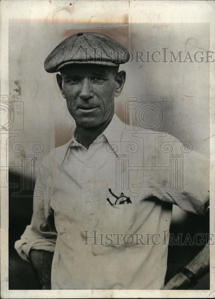 1931 Press Photo Cornell University football coach Gil Dobie during practice 1931 Press Photo Cornell University football coach Gil Dobie during practice