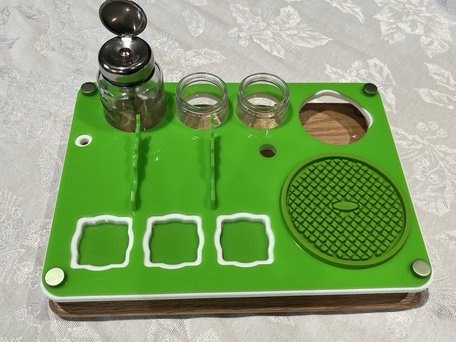Bomb Erig Concentrate Dab Station In Wood And Acrylic For Lime Green Magloud Bomb Erig Concentrate Dab Station In Wood And Acrylic For Lime Green Magloud