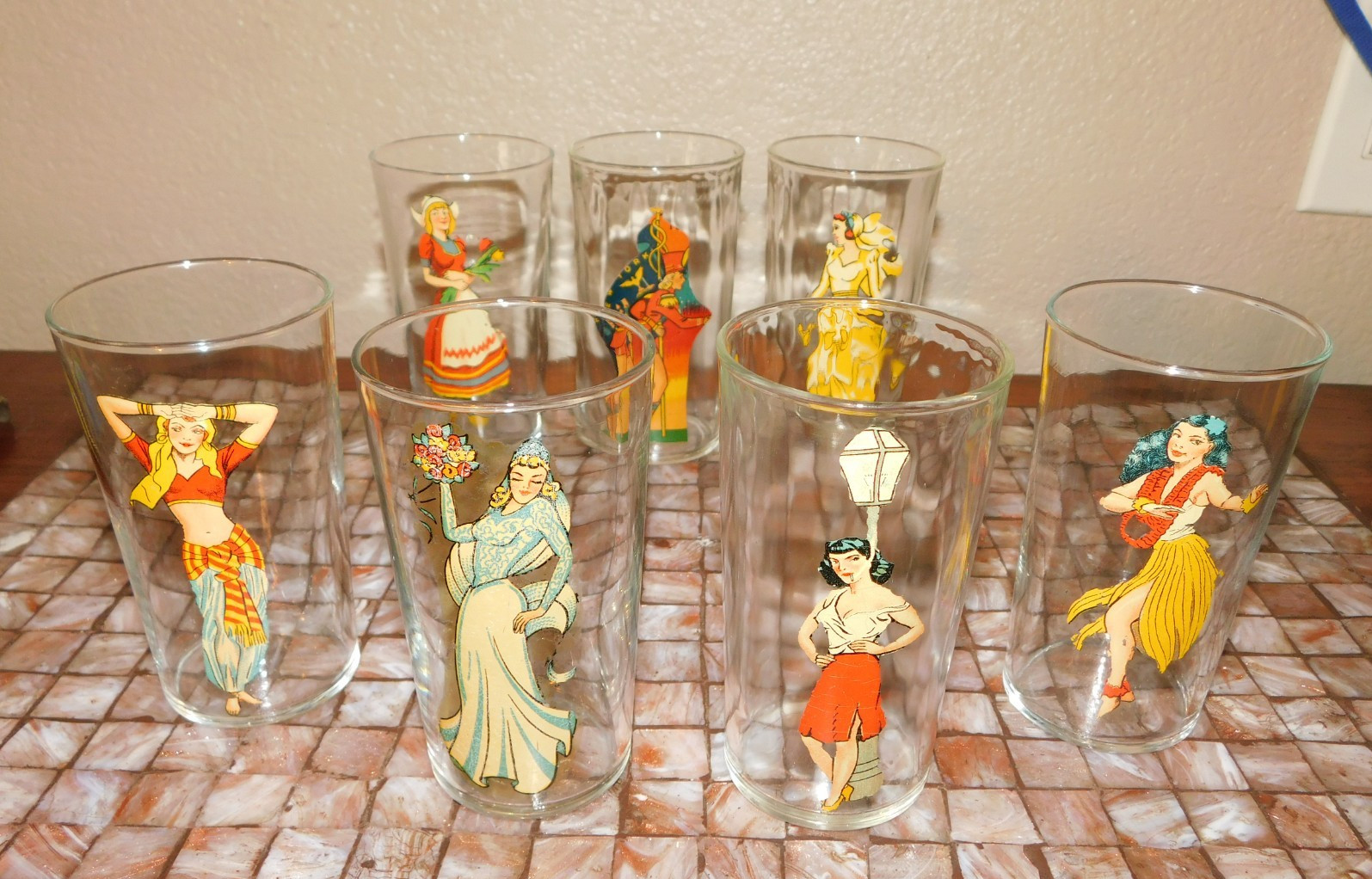 VTG 1940s PIN UP PEEK A BOO GIRL COCKTAIL GLASSES LOT 7 LAMPPOST BRIDE MCM VTG 1940s PIN UP PEEK A BOO GIRL COCKTAIL GLASSES LOT 7 LAMPPOST BRIDE MCM