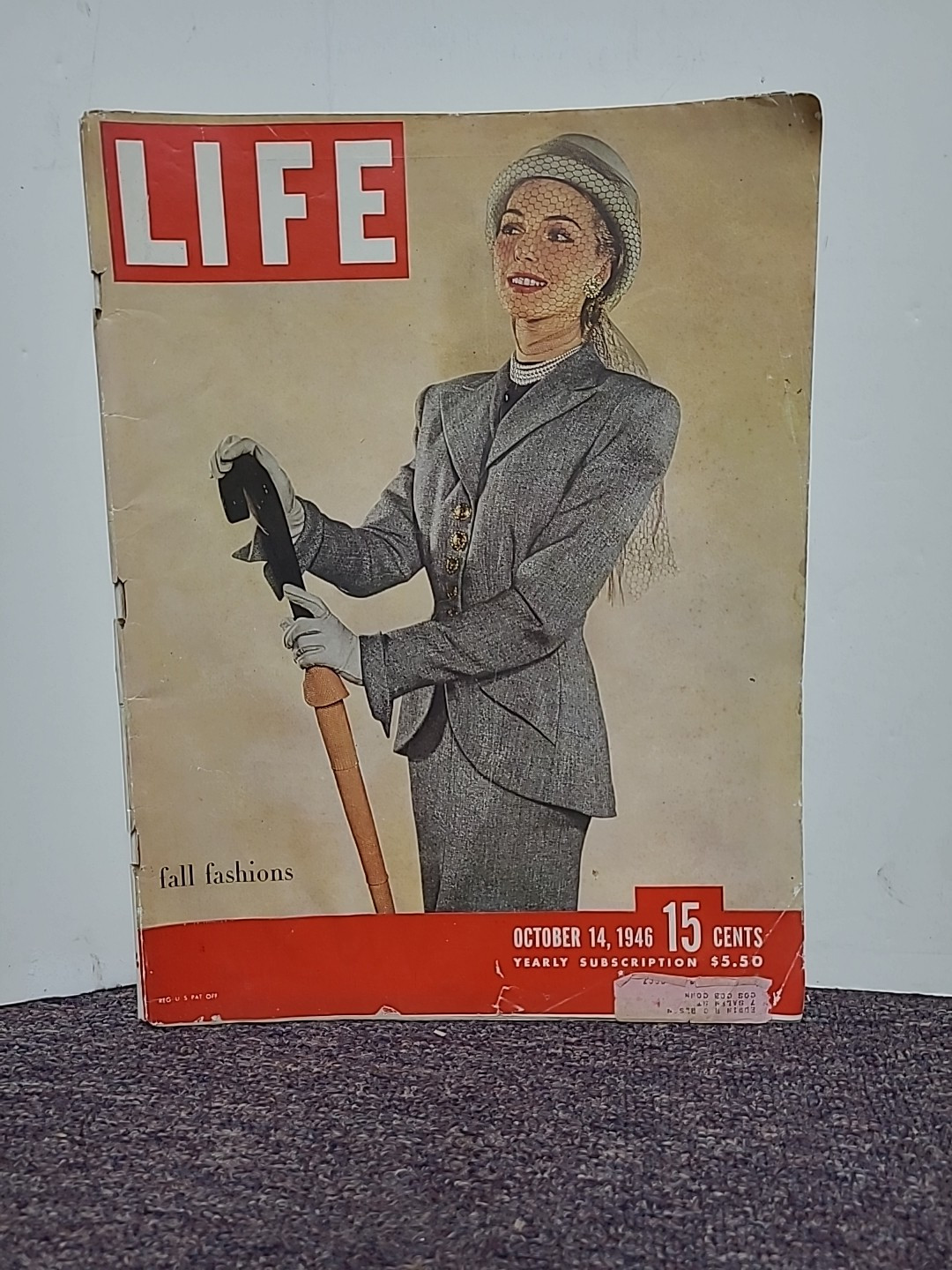 LIFE Magazine Oct 14, 1946 Fall Fashions, Nurenburg Trials Complete Edition 15 c LIFE Magazine Oct 14, 1946 Fall Fashions, Nurenburg Trials Complete Edition 15 c