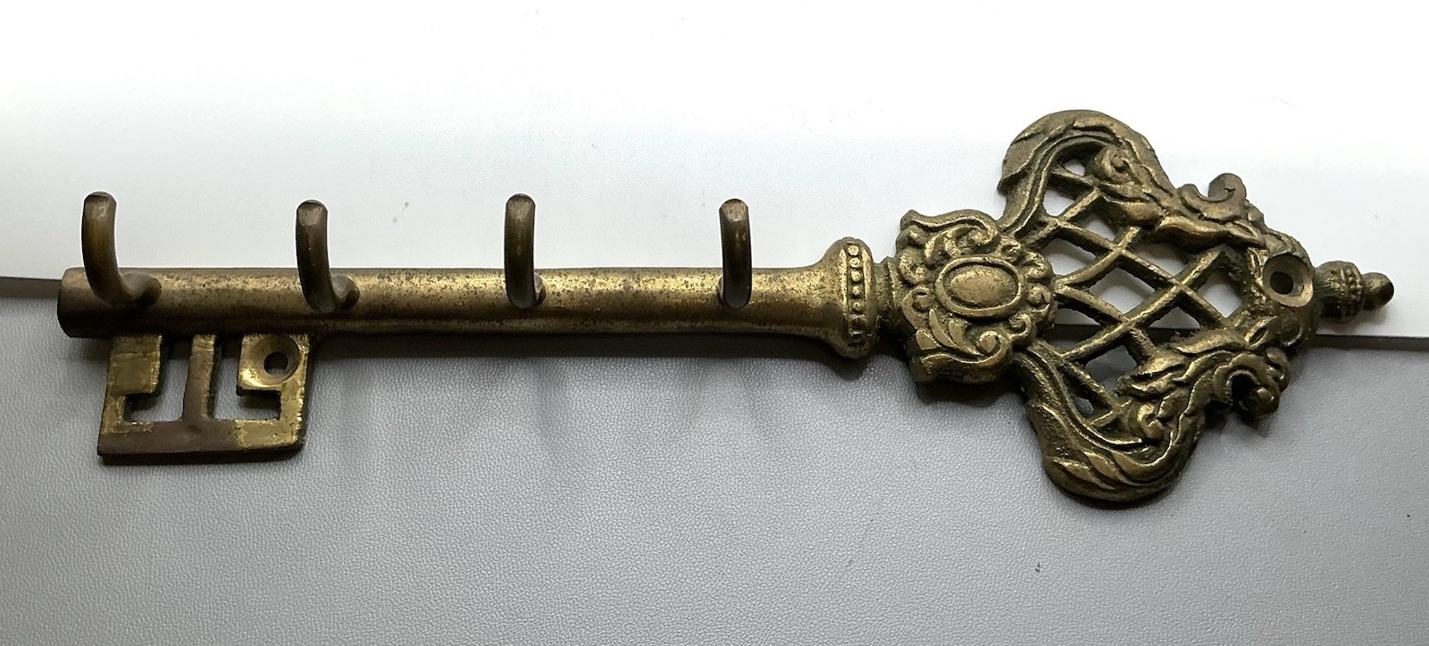Skeleton Key Shaped Solid Brass Wall Mount Key Holder 4 Hooks Vintage Patina Skeleton Key Shaped Solid Brass Wall Mount Key Holder 4 Hooks Vintage Patina