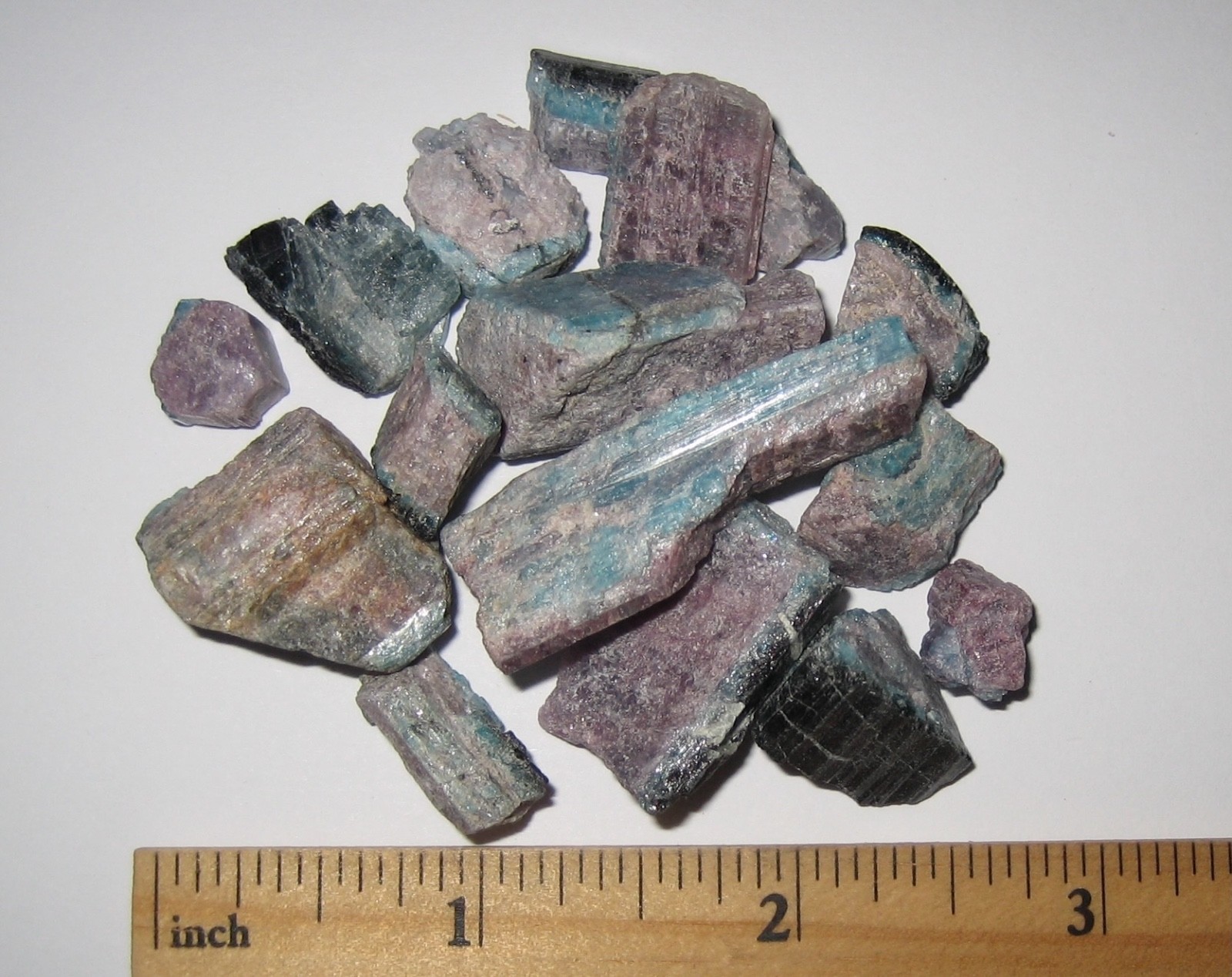 16 SMALL RARE NATURAL ROUGH PINK & BLUE TOURMALINE CRYSTALS BRAZIL 60.4grams *2 16 SMALL RARE NATURAL ROUGH PINK & BLUE TOURMALINE CRYSTALS BRAZIL 60.4grams *2