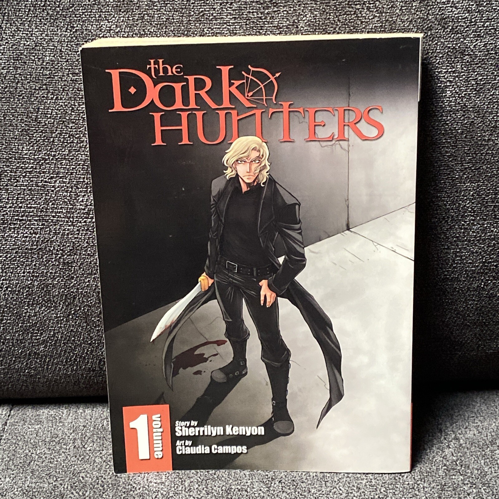 The Dark-Hunters #1 (ST. Martin's Press July 2009) The Dark-Hunters #1 (ST. Martin's Press July 2009)