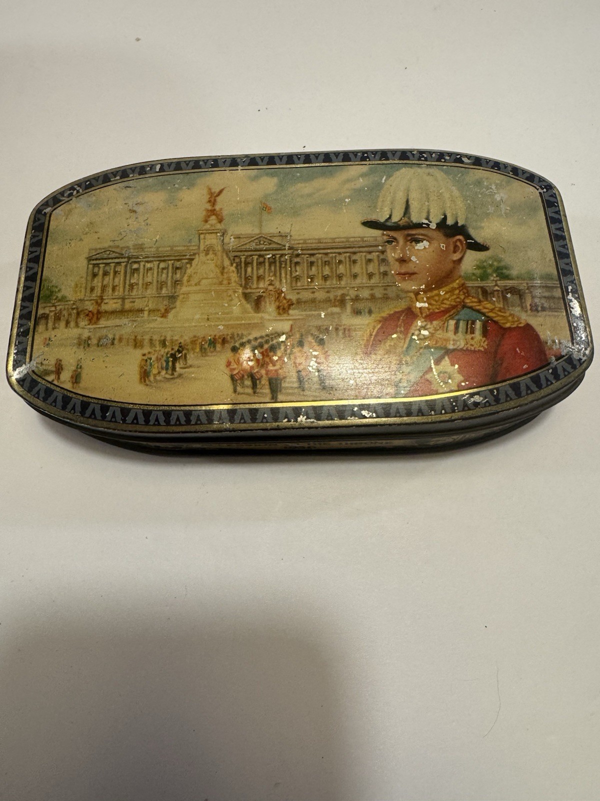 Antique Tin 1936 Coronation Souvenir King Edward VIII Antique Tin 1936 Coronation Souvenir King Edward VIII