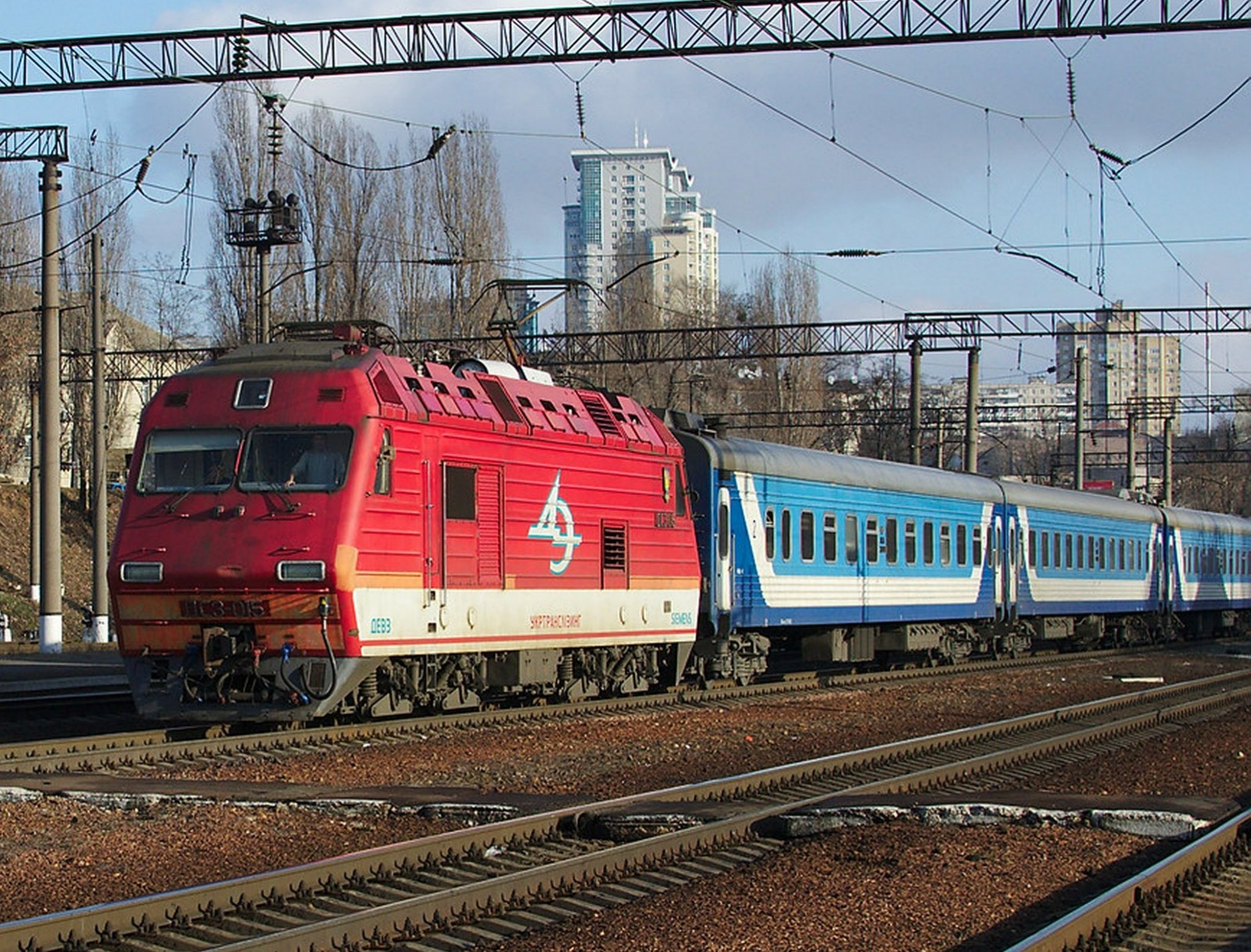 RUSSIAN ELECTRIC LOCOMOTIVE & Passenger Train 8.5x11 PHOTO