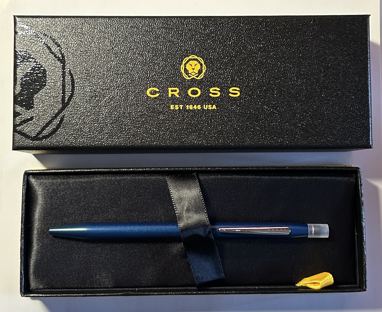 Cross Click Ballpoint Pen in Navy Blue (AT0622-121) Cross Click Ballpoint Pen in Navy Blue (AT0622-121)