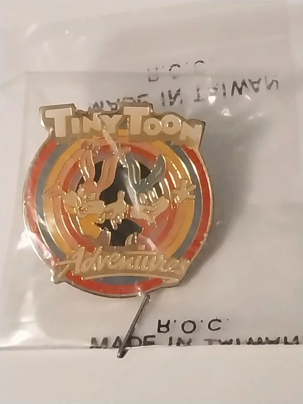 Rare Sealed Tiny Toon Adventures Lapel Pin Buster & Babs Bunny Warner Brothers