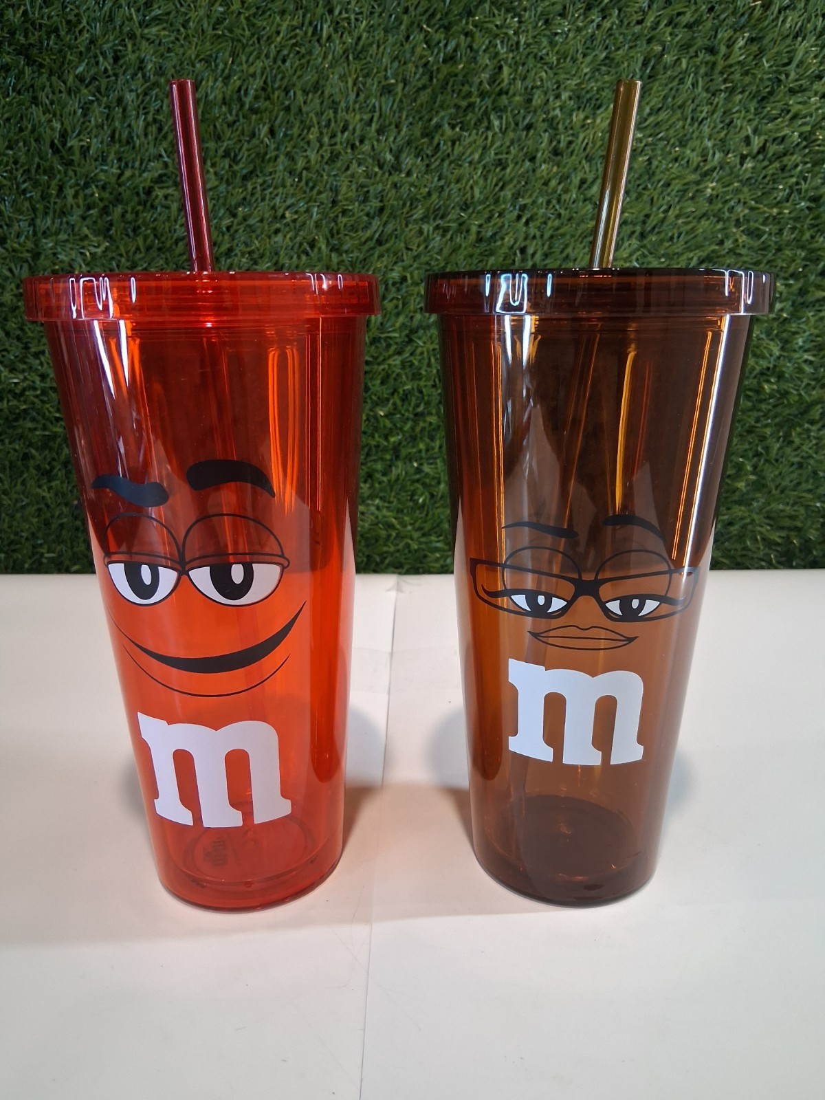 M&M\'s World Character Face Tumbler Cups With Straws Lot 2 Pc Red & Brown M&M\'s World Character Face Tumbler Cups With Straws Lot 2 Pc Red & Brown