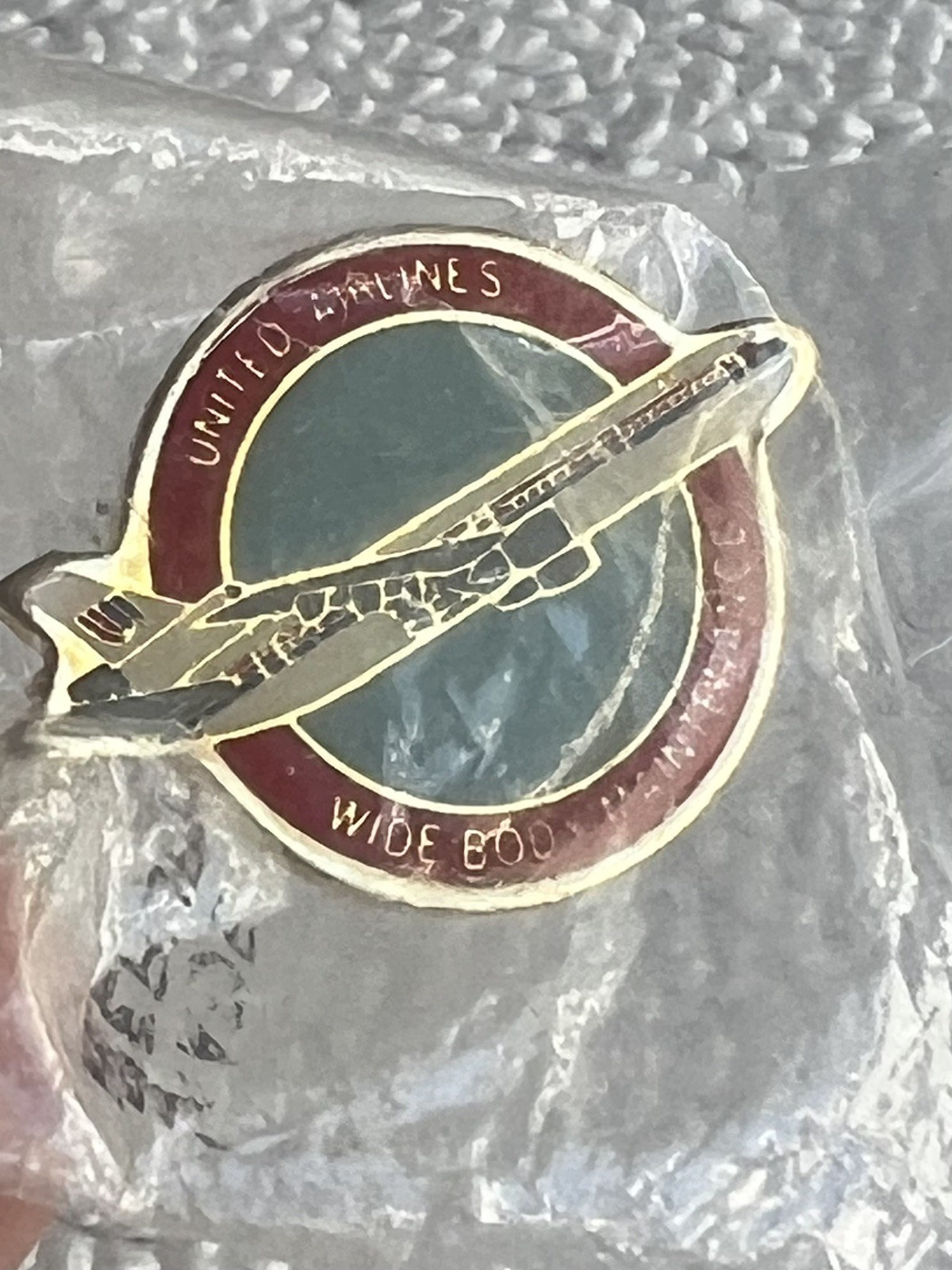 Vintage UNITED Airlines  wide body maintenance lapel pin tie tack NEW