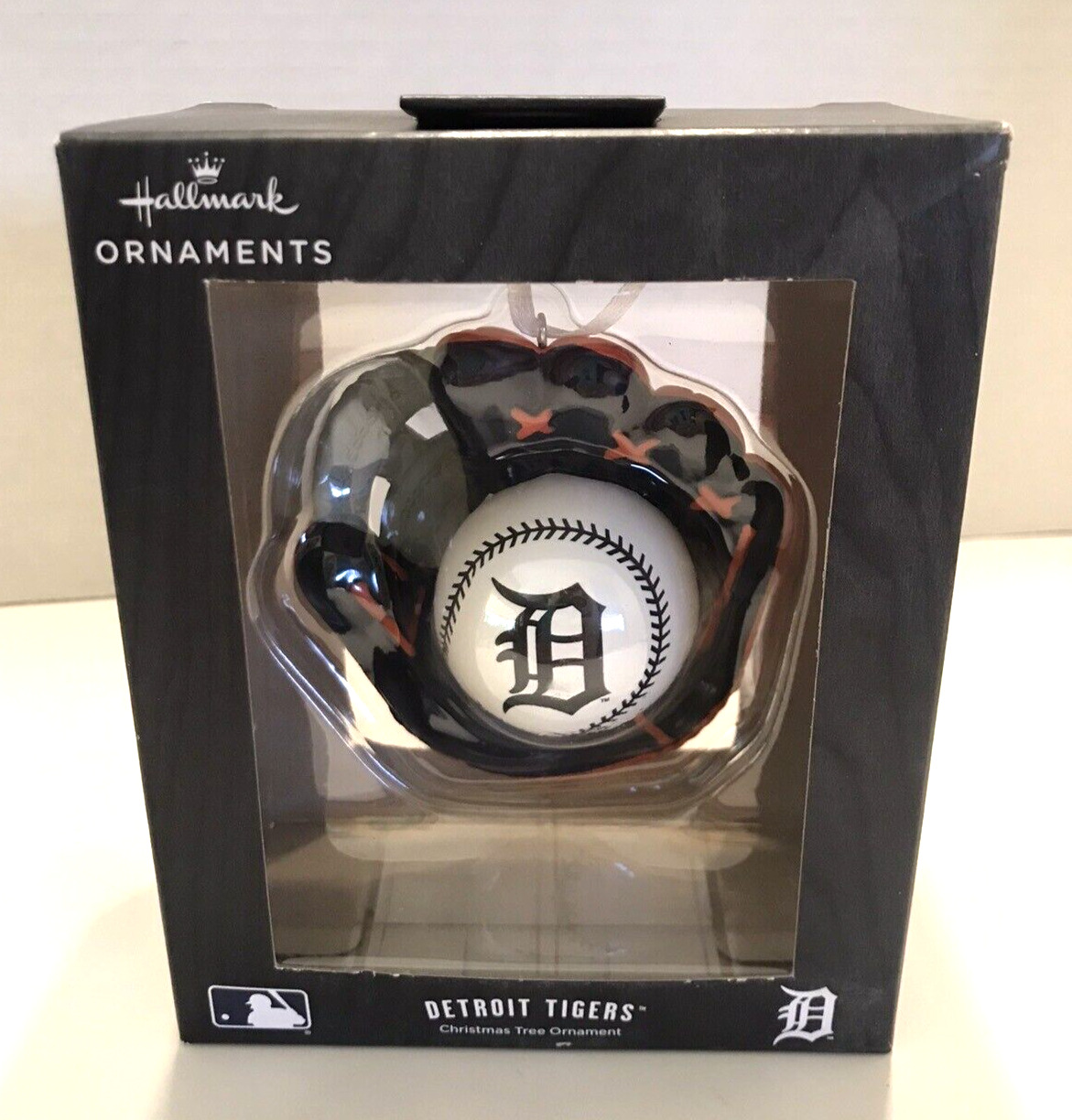 Hallmark MLB Detroit Tigers Baseball Glove Ornament New In Box