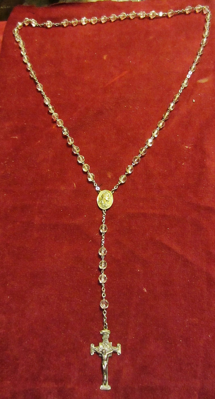 GORGEOUS VINTAGE ROSARY - GLASS BEADS - STERLING CROSS GORGEOUS VINTAGE ROSARY - GLASS BEADS - STERLING CROSS
