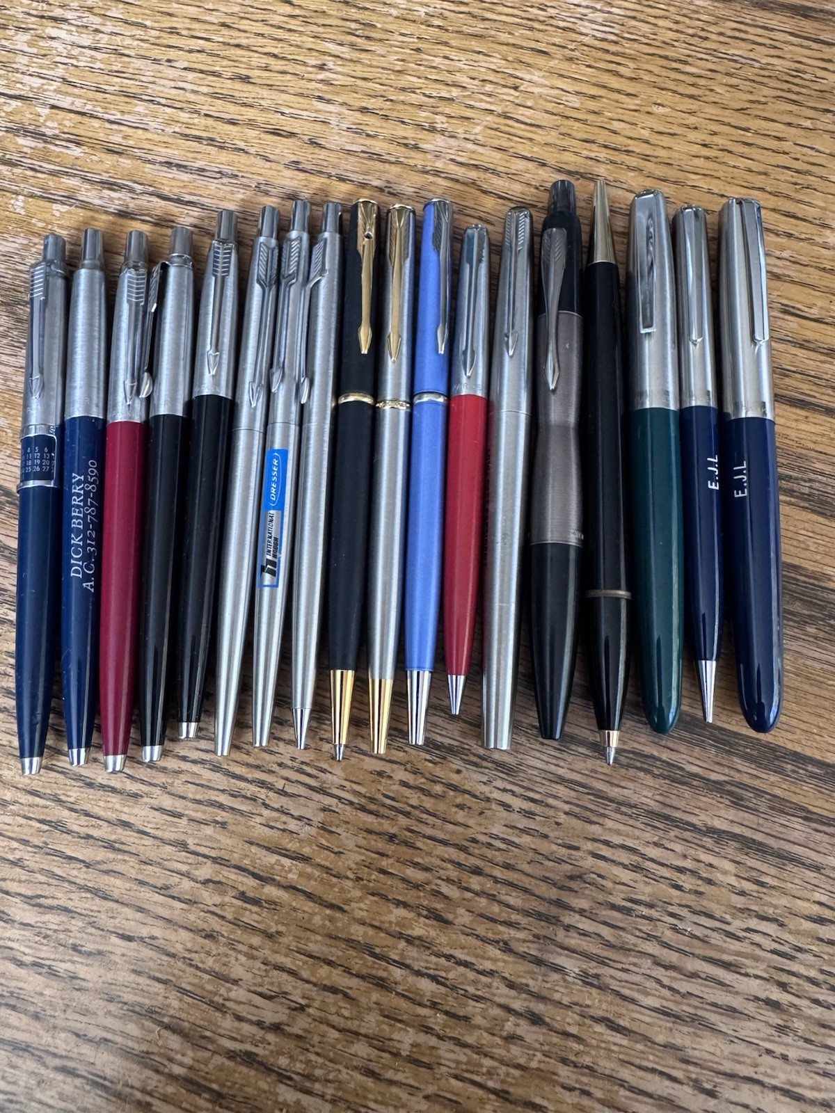 Lot Of 18 Parker Pens (15) & Pencils (3), Some Brass Lot Of 18 Parker Pens (15) & Pencils (3), Some Brass