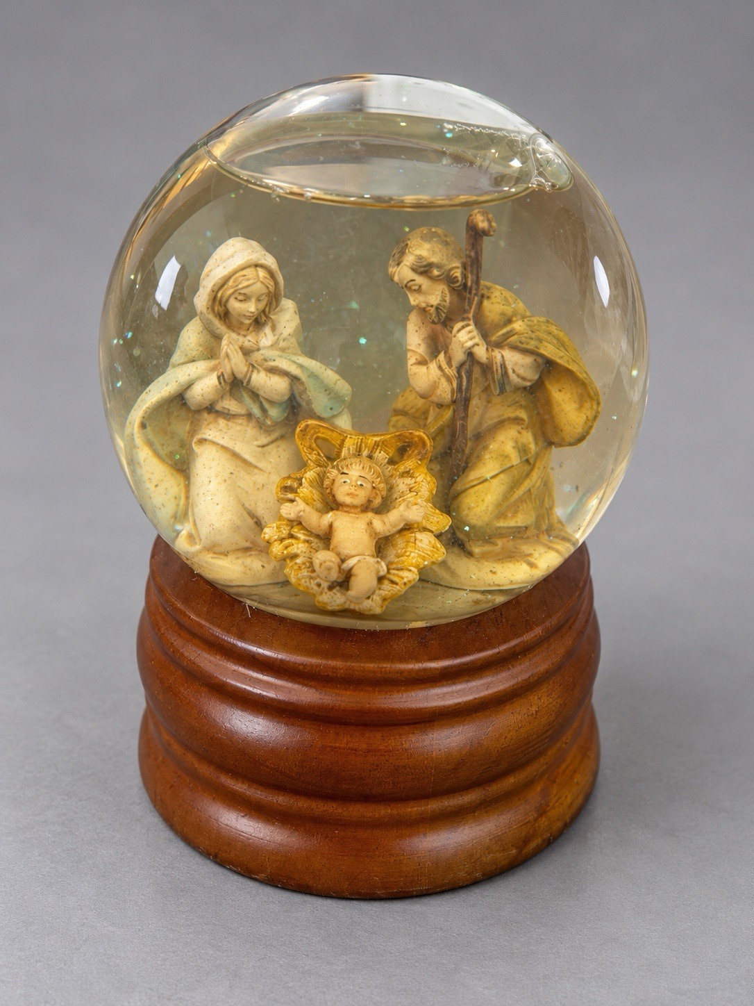 Vintage 1993 Fontanini Roman Nativity Holy Family Glitter Globe Snow Globe 94060 Vintage 1993 Fontanini Roman Nativity Holy Family Glitter Globe Snow Globe 94060