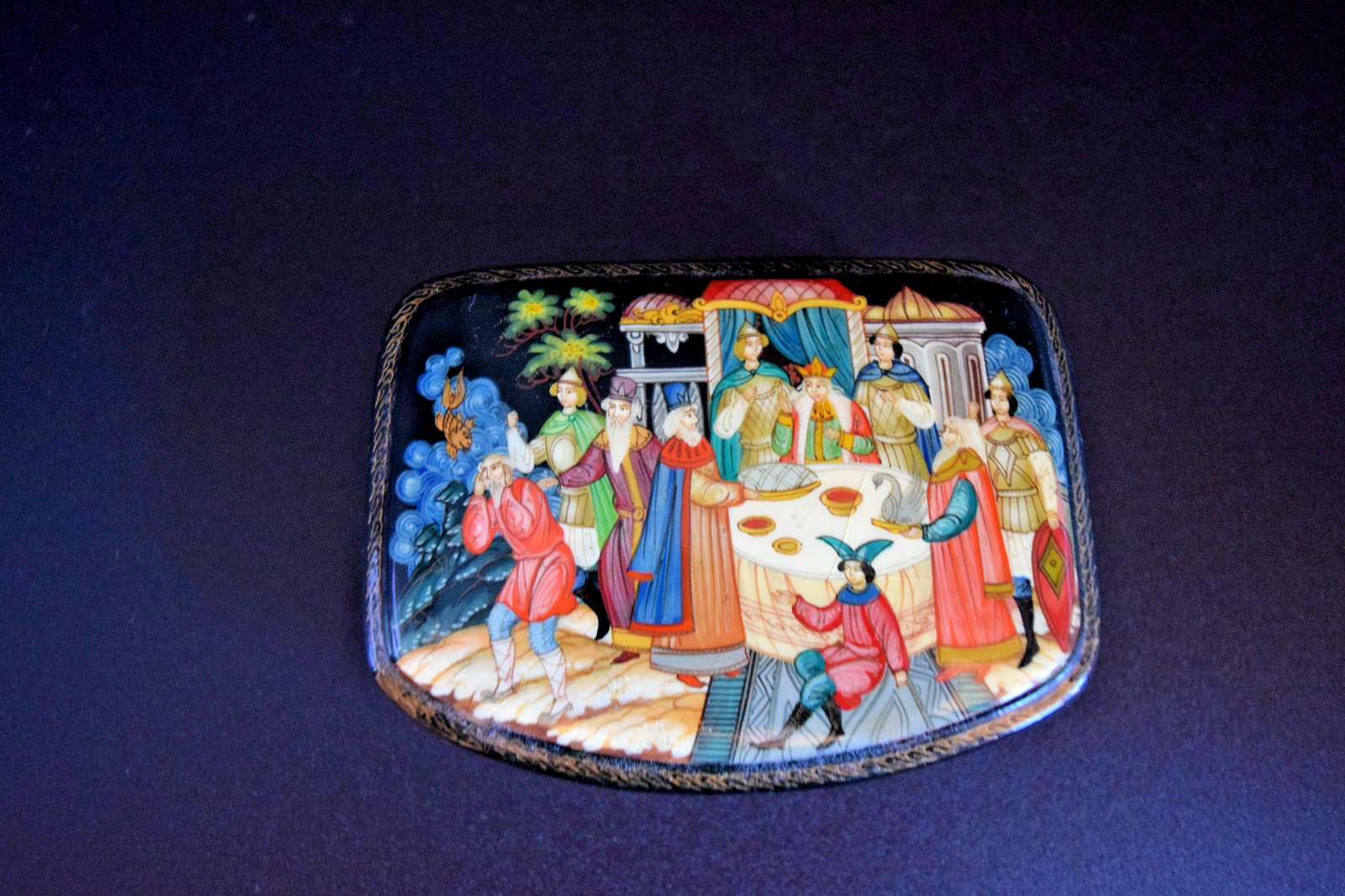 Genuine VTG Palekh Russian Lacquer Box, signed, rectangular rounded - stunning Genuine VTG Palekh Russian Lacquer Box, signed, rectangular rounded - stunning