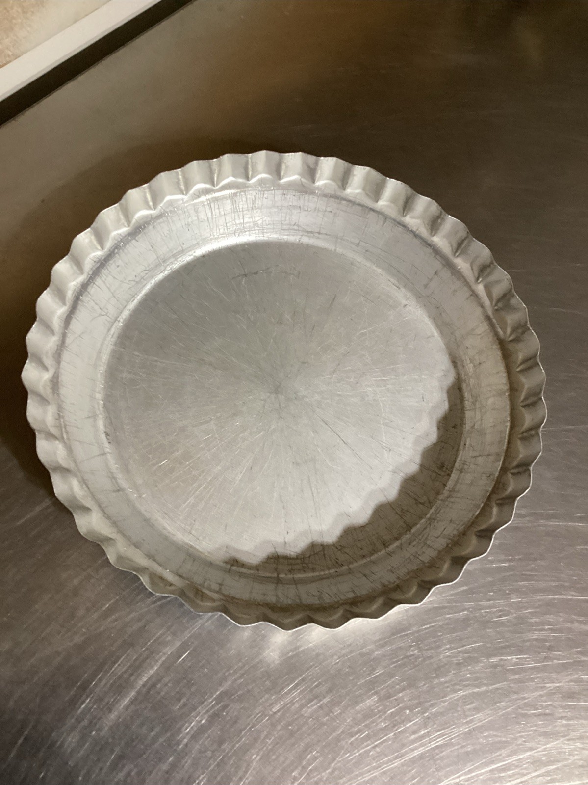 Vintage Wear-Ever #2865 fluted edge pie pan 10” x 1-3/4” Aluminum Vintage Wear-Ever #2865 fluted edge pie pan 10” x 1-3/4” Aluminum