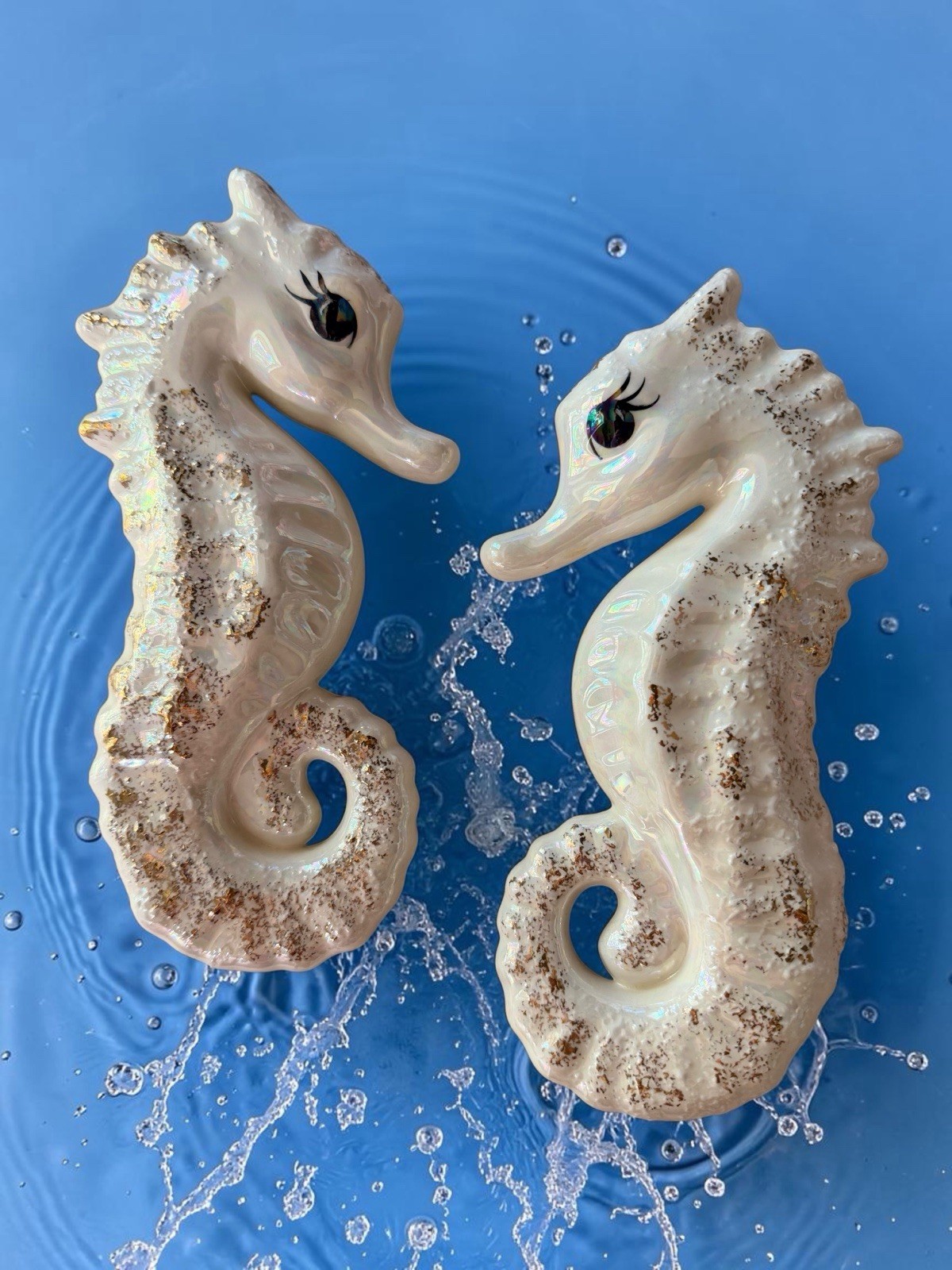 Vintage Ceramic Seahorses Set of 2 White/Off White Gold Speckled Wall Plaques🌊 Vintage Ceramic Seahorses Set of 2 White/Off White Gold Speckled Wall Plaques🌊