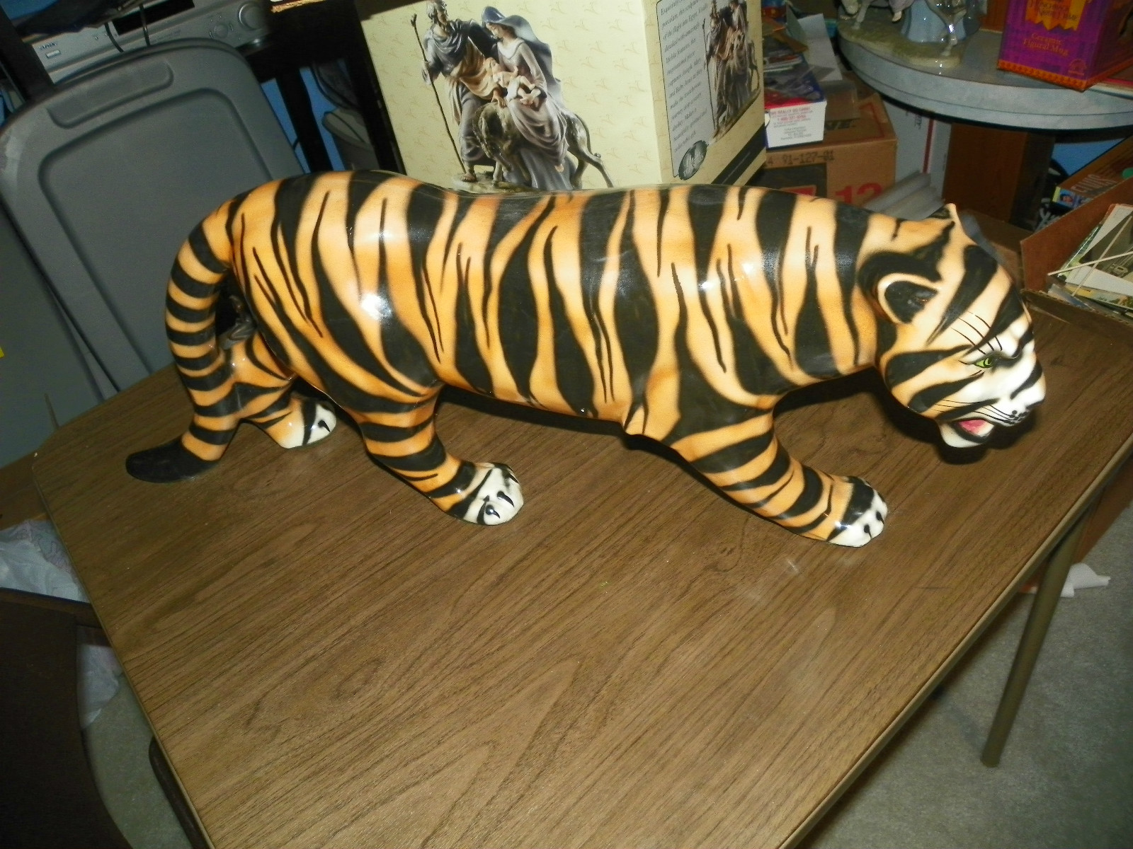 RARE MAGNIFICENT LARGE TIGER PORCELAIN 1950'S 29 INCHES LONG RARE MAGNIFICENT LARGE TIGER PORCELAIN 1950'S 29 INCHES LONG