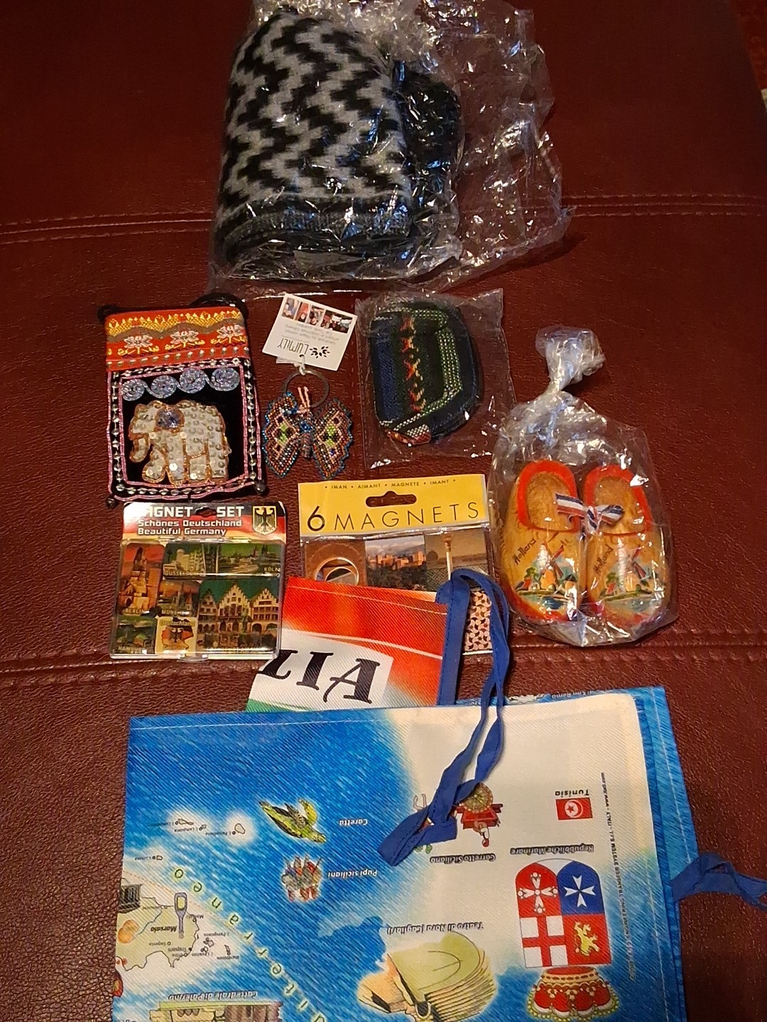 Souvenirs from Various Locations Italy Germany Holland Thailand Ecuador Lot Of 8