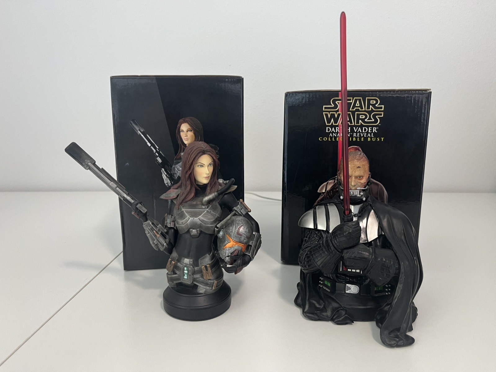 Star Wars 2 Piece LOT Gentle Giant Asst Mini-Bust Collectible Figures Star Wars 2 Piece LOT Gentle Giant Asst Mini-Bust Collectible Figures