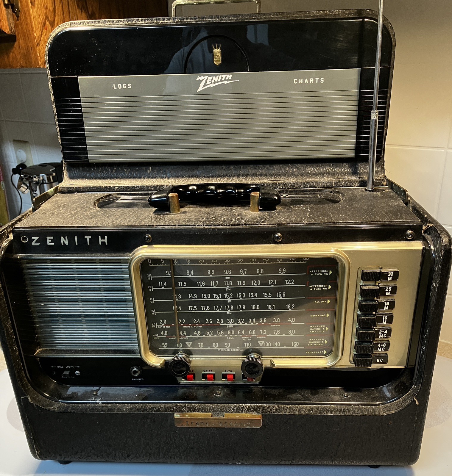 Vtg ZENITH #6T40 Trans Oceanic Portable Wave Magnet Short Wave Radio Circa 1954 Vtg ZENITH #6T40 Trans Oceanic Portable Wave Magnet Short Wave Radio Circa 1954