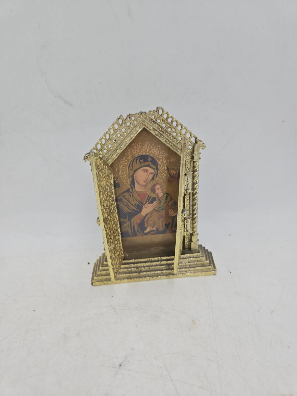 ANTIQUE GOLD TONE METAL RELIGIOUS LADY OF PERPETUAL HELP TRIPTYCH ANTIQUE GOLD TONE METAL RELIGIOUS LADY OF PERPETUAL HELP TRIPTYCH