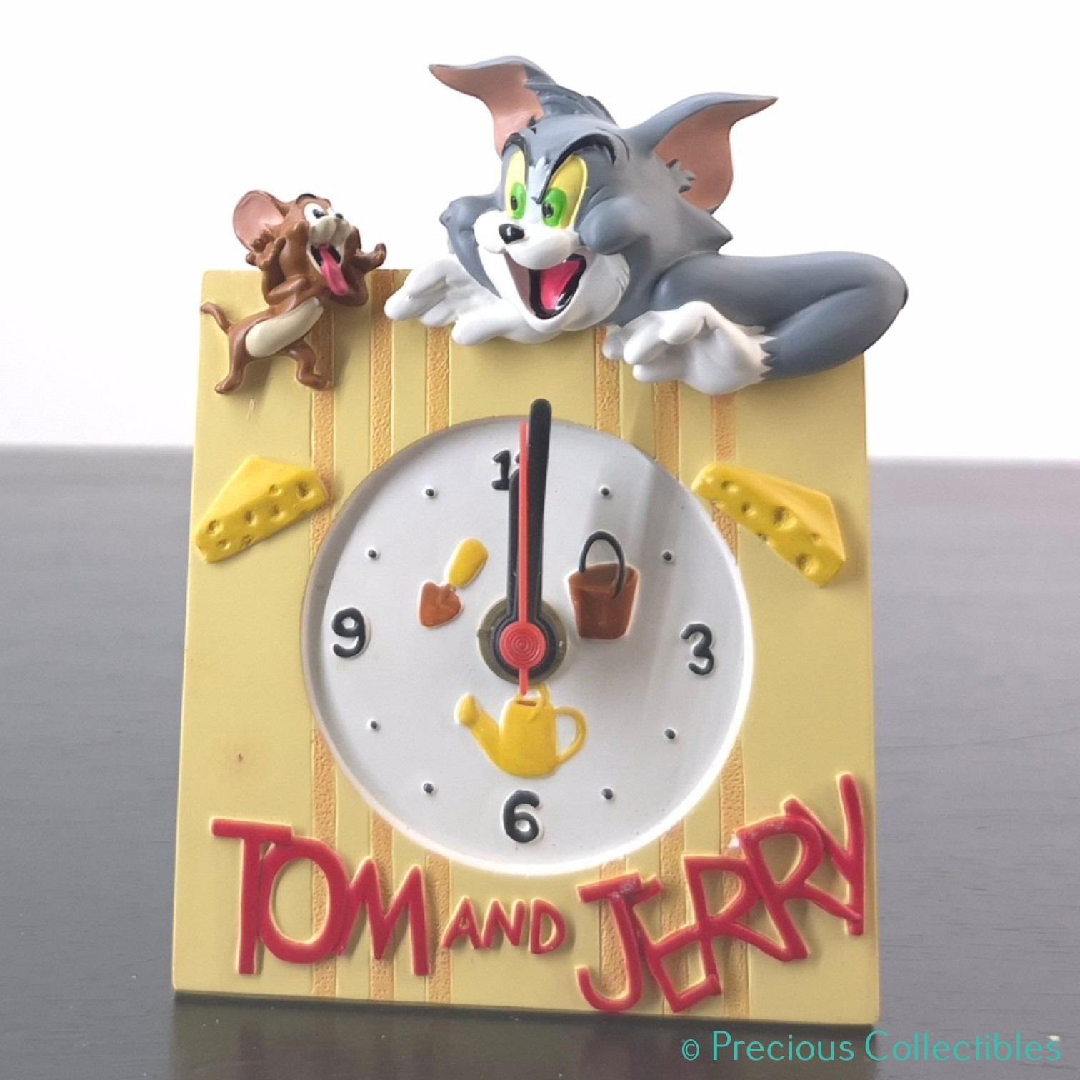 Extremely rare Vintage Tom and Jerry desk clock.