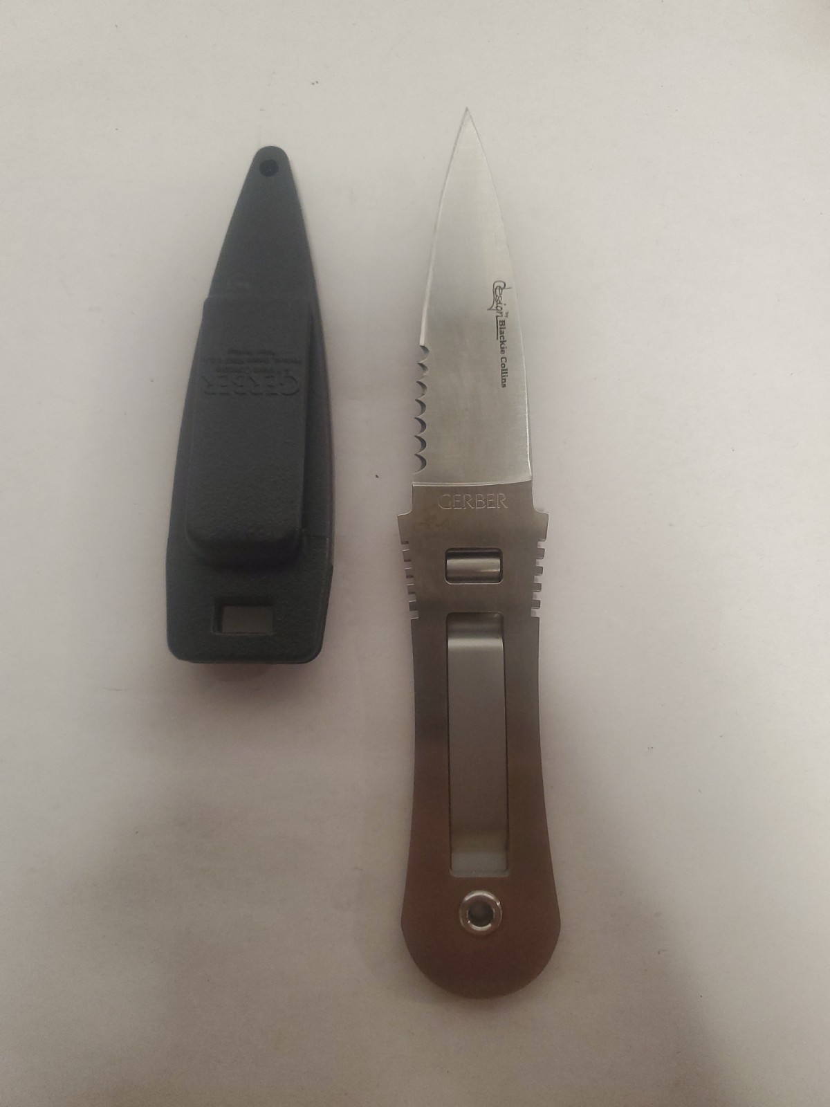 1985 GERBER BLACKIE COLLINS DESIGN MODEL 05302 RIVER MASTER DAGGER KNIFE
