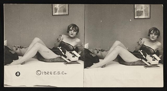 Photo:1926 Flapper Woman Boudoir Pose Cigarette Studio Stereo Photograph