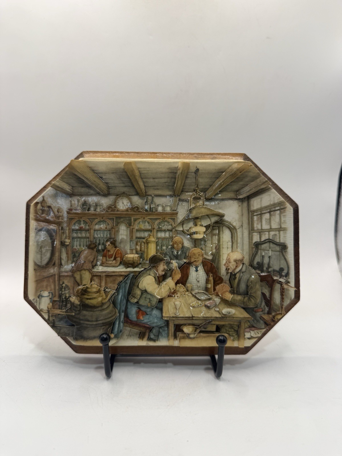 Vintage 3D Relief Tavern Pub Card Players Wall Plaque Bar Scene 7.5” * Vintage 3D Relief Tavern Pub Card Players Wall Plaque Bar Scene 7.5” *