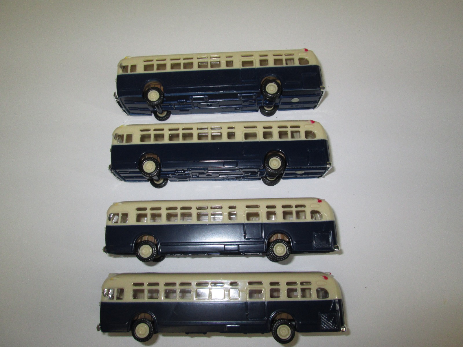 American Precision Models APM 39000-3 GMC TDH-4510 Transit Bus HO Scale 1:87 American Precision Models APM 39000-3 GMC TDH-4510 Transit Bus HO Scale 1:87