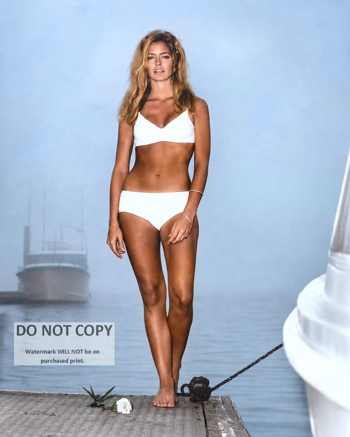ACTRESS FARRAH FAWCETT PIN UP - 8X10 PUBLICITY PHOTO (CP-236)