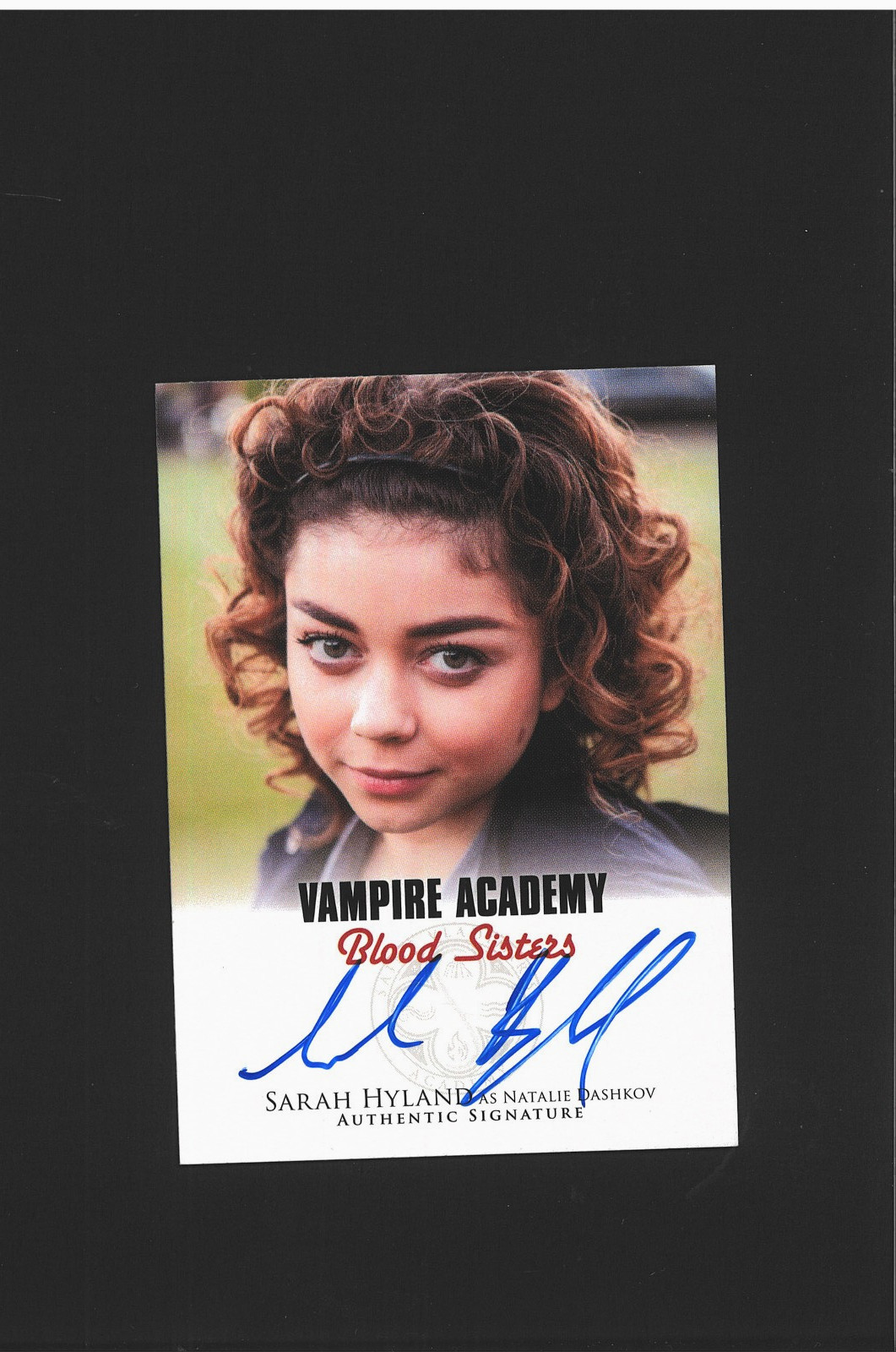 MODERN FAMILY Sarah Hyland Auto 1ST ONLY Leaf Vampire Academy Autograph LEGO DC