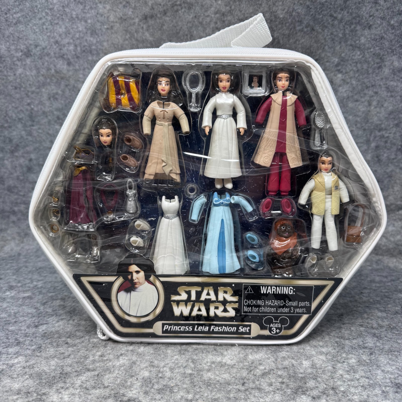 Disney Parks Star Wars Princess Leia Fashion Set doll New in Box 2007 Disney Parks Star Wars Princess Leia Fashion Set doll New in Box 2007