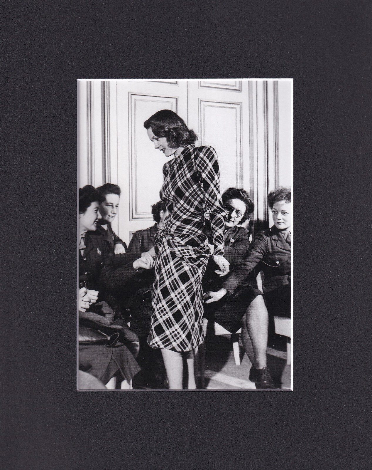 8X10 Matted Print Picture Fashion Photographer: Lee Miller, 1944