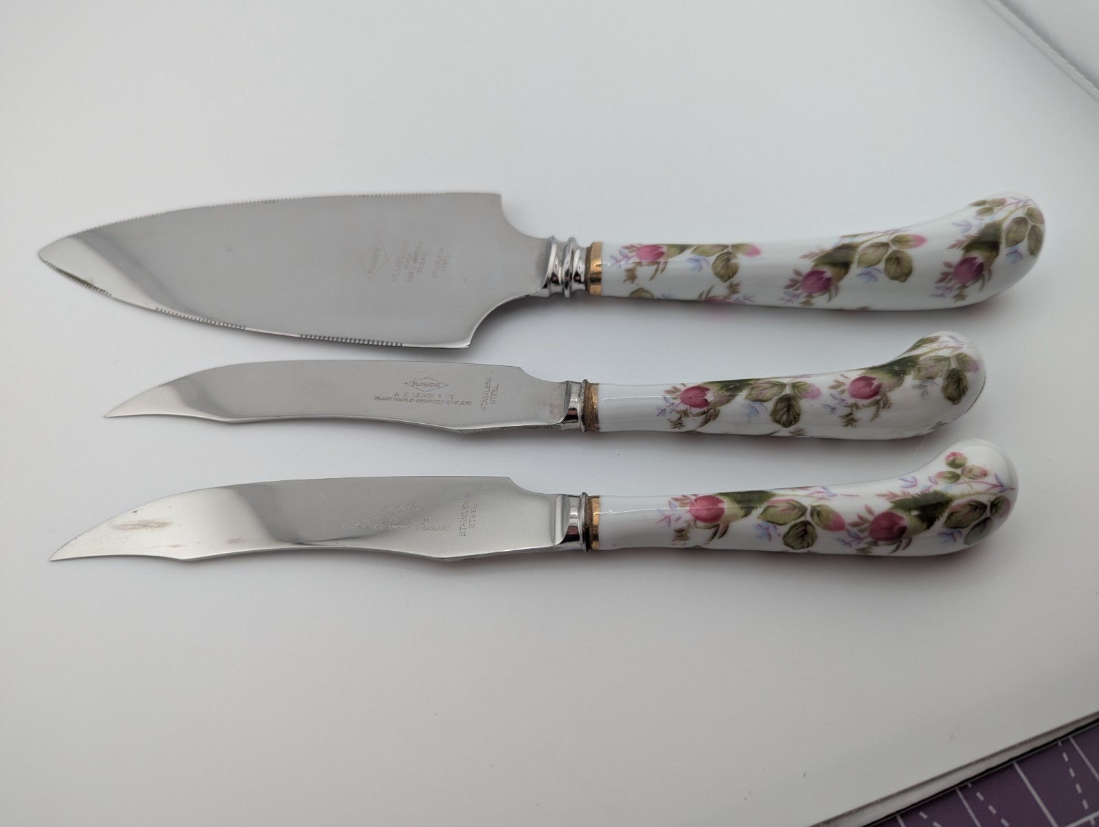 Vintage A E Lewis Floraine Sheffield Rose Porcelain Handle Serving Set 3 Pc Vintage A E Lewis Floraine Sheffield Rose Porcelain Handle Serving Set 3 Pc