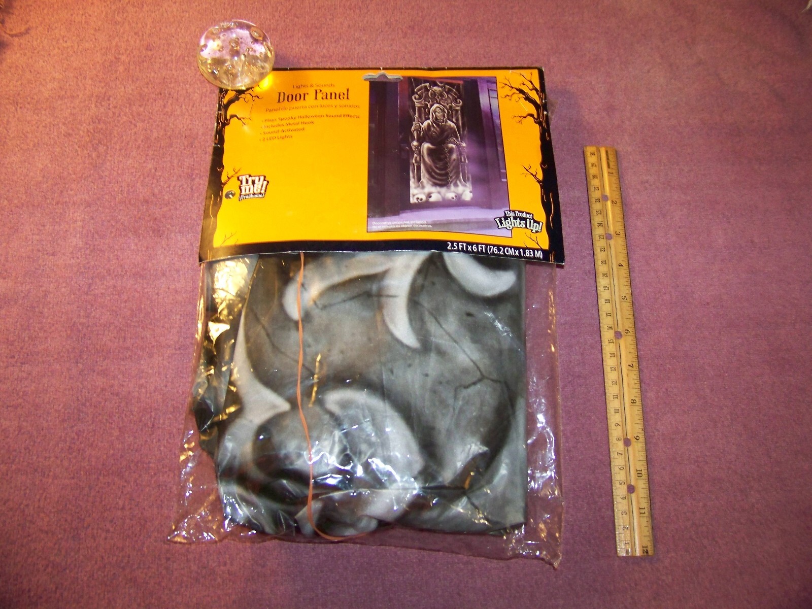 Halloween Door Panel (Lights & Sounds) 2.5FT x 6FT (Will need 3 AAA Batteries) Halloween Door Panel (Lights & Sounds) 2.5FT x 6FT (Will need 3 AAA Batteries)