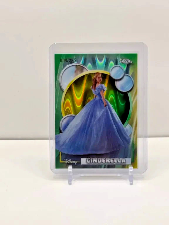 2026 Topps Chrome Disney Live Action CINDERELLA Green Yellow Wave/225 2026 Topps Chrome Disney Live Action CINDERELLA Green Yellow Wave/225