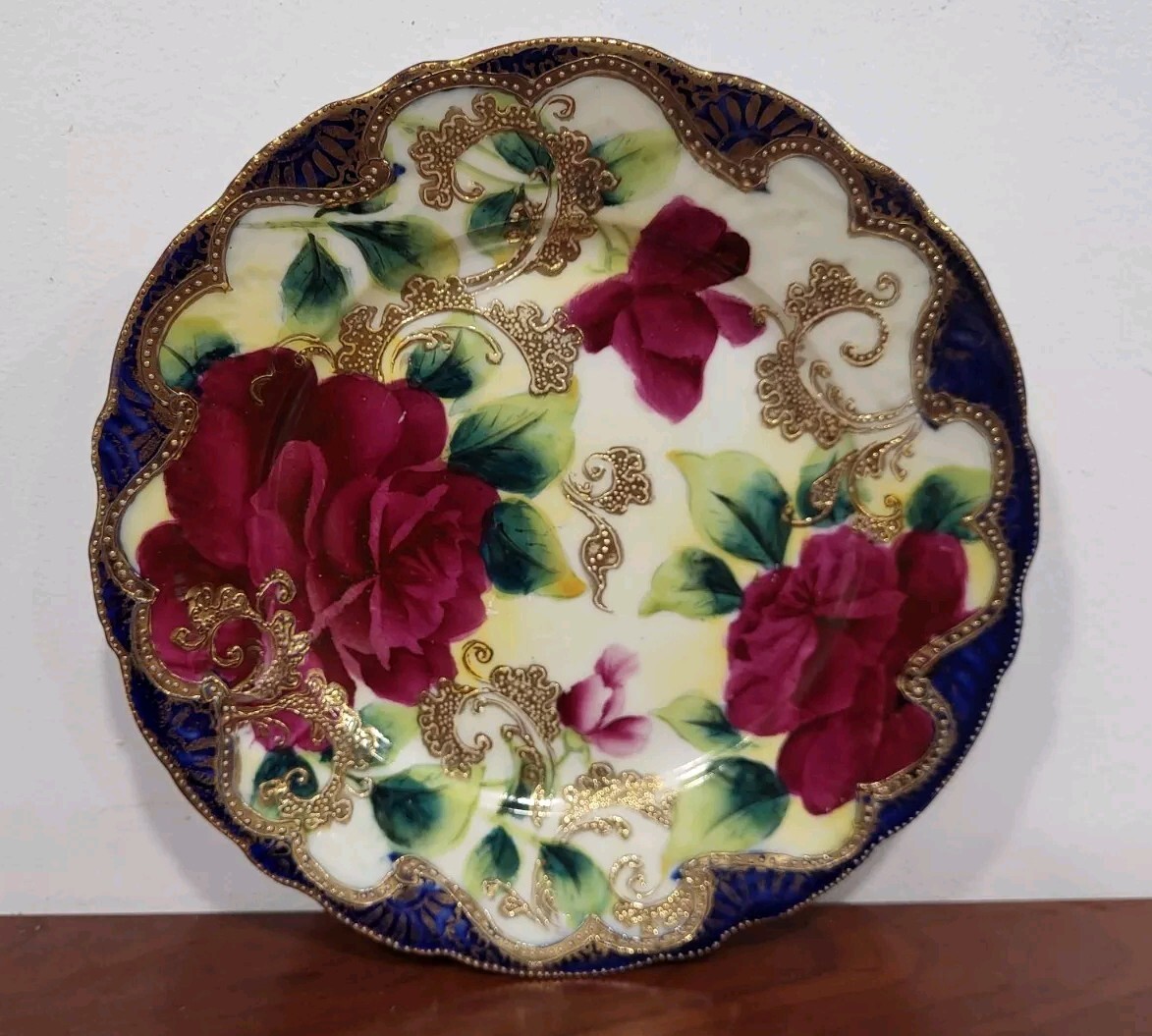 DECORATIVE PLATE  Gold Highlights  7.5\