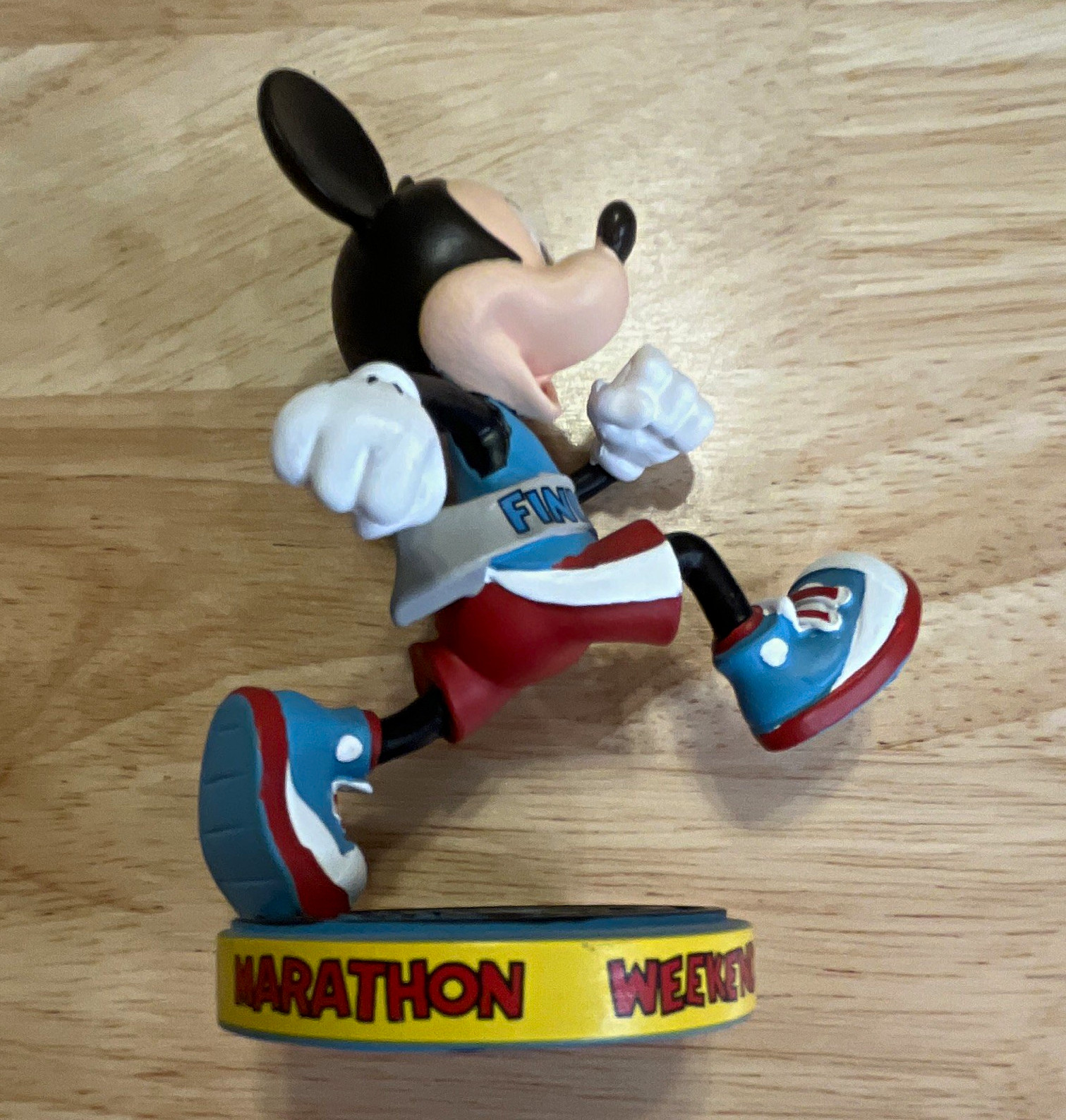 Disney Mickey Mouse runDisney Marathon Weekend 2019 Figurine 4” Disney Mickey Mouse runDisney Marathon Weekend 2019 Figurine 4”