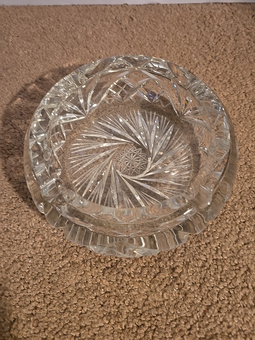 Sparkling Lead Crystal Vintage Round Ashtray Clear Cut Glass Star Bottom 6\