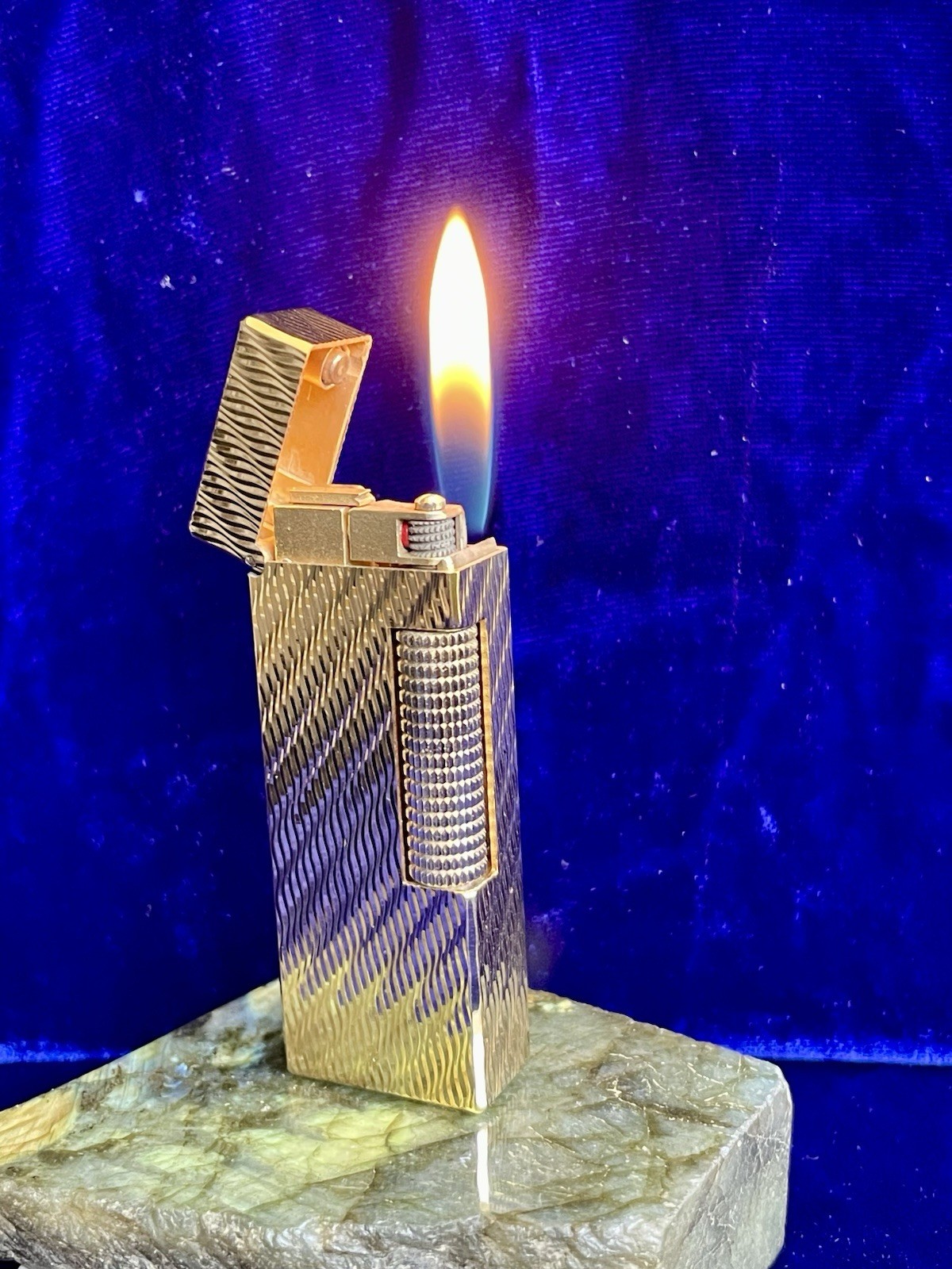 Dunhill Lighter Vintage Gold Rollagas Super Mint Condition Works Year Warranty Dunhill Lighter Vintage Gold Rollagas Super Mint Condition Works Year Warranty