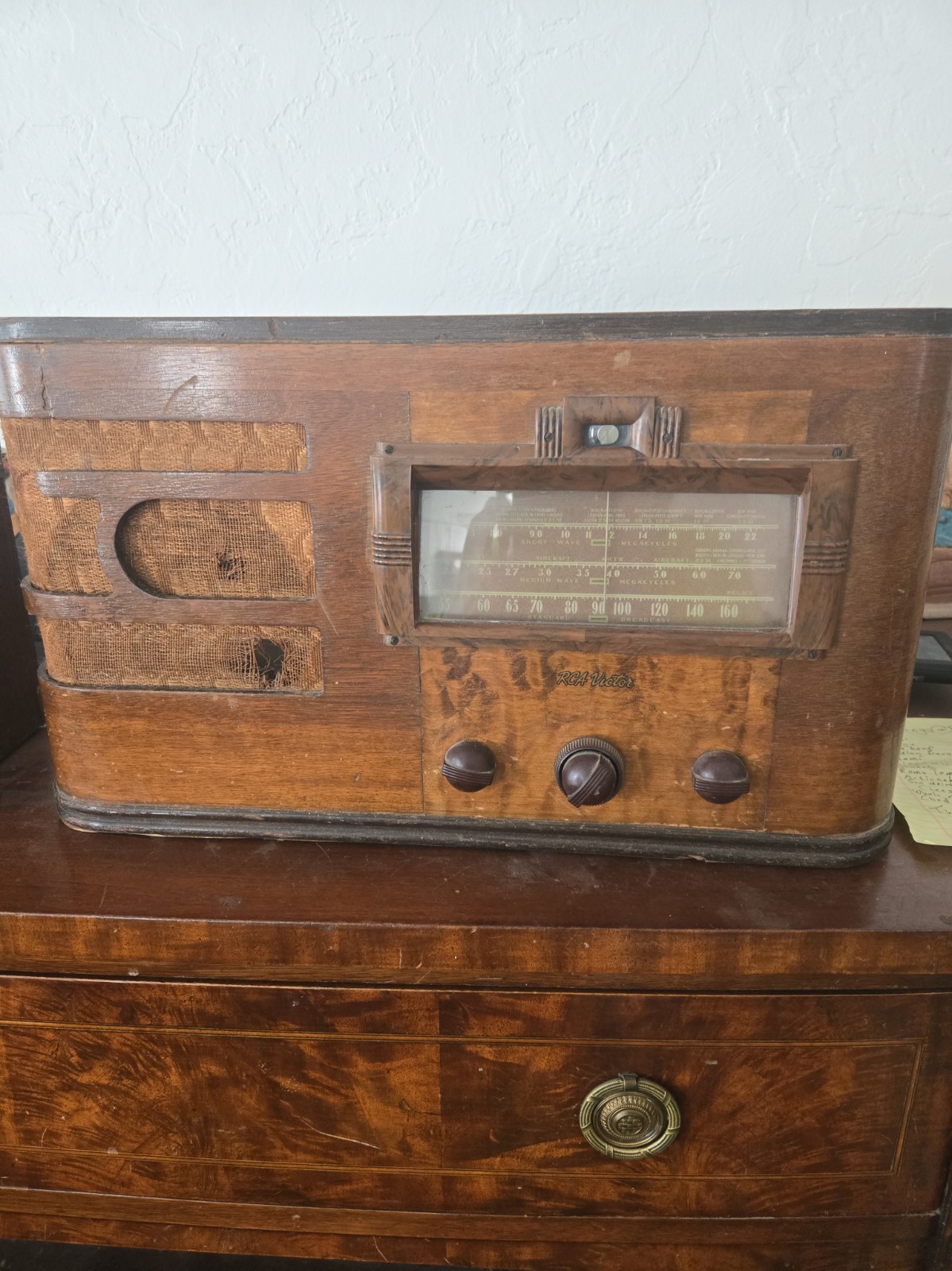 1937 RCA Victor Short Wave Radio