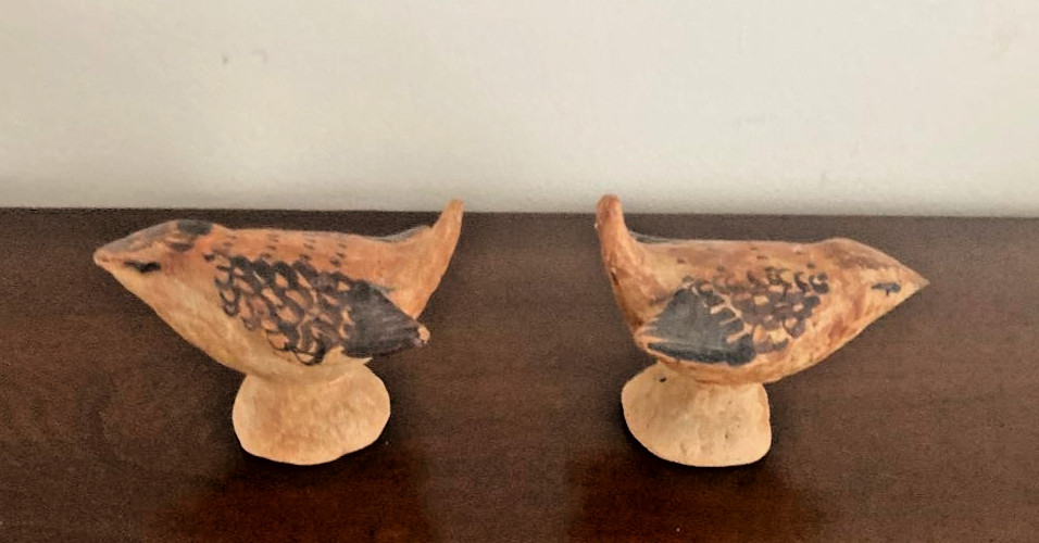 Vintage Kilkenny Pottery Ireland Stoneware Wren Bird Figurines Pair W/ Stickers Vintage Kilkenny Pottery Ireland Stoneware Wren Bird Figurines Pair W/ Stickers