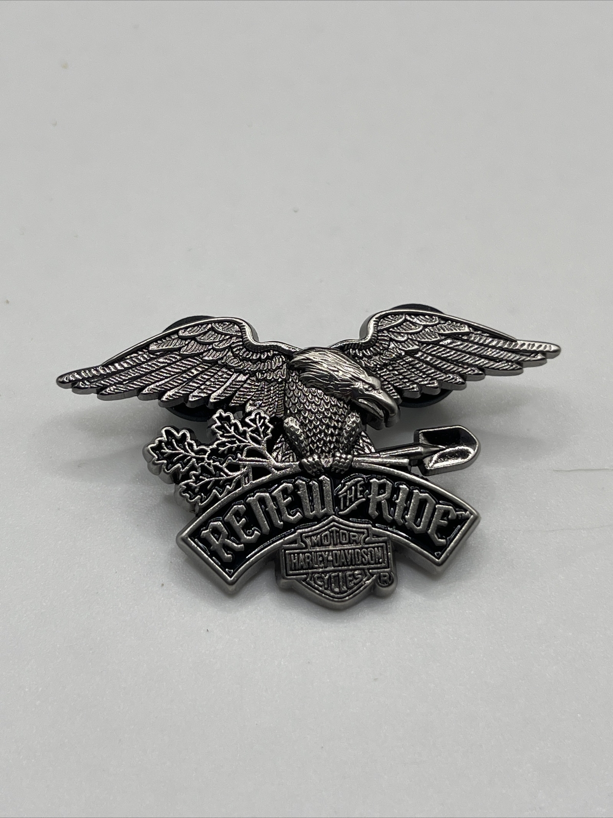 Harley Davidson Renew the Ride Pin Eagle Shovel Oak Branch 2014 Logo Silver New Harley Davidson Renew the Ride Pin Eagle Shovel Oak Branch 2014 Logo Silver New