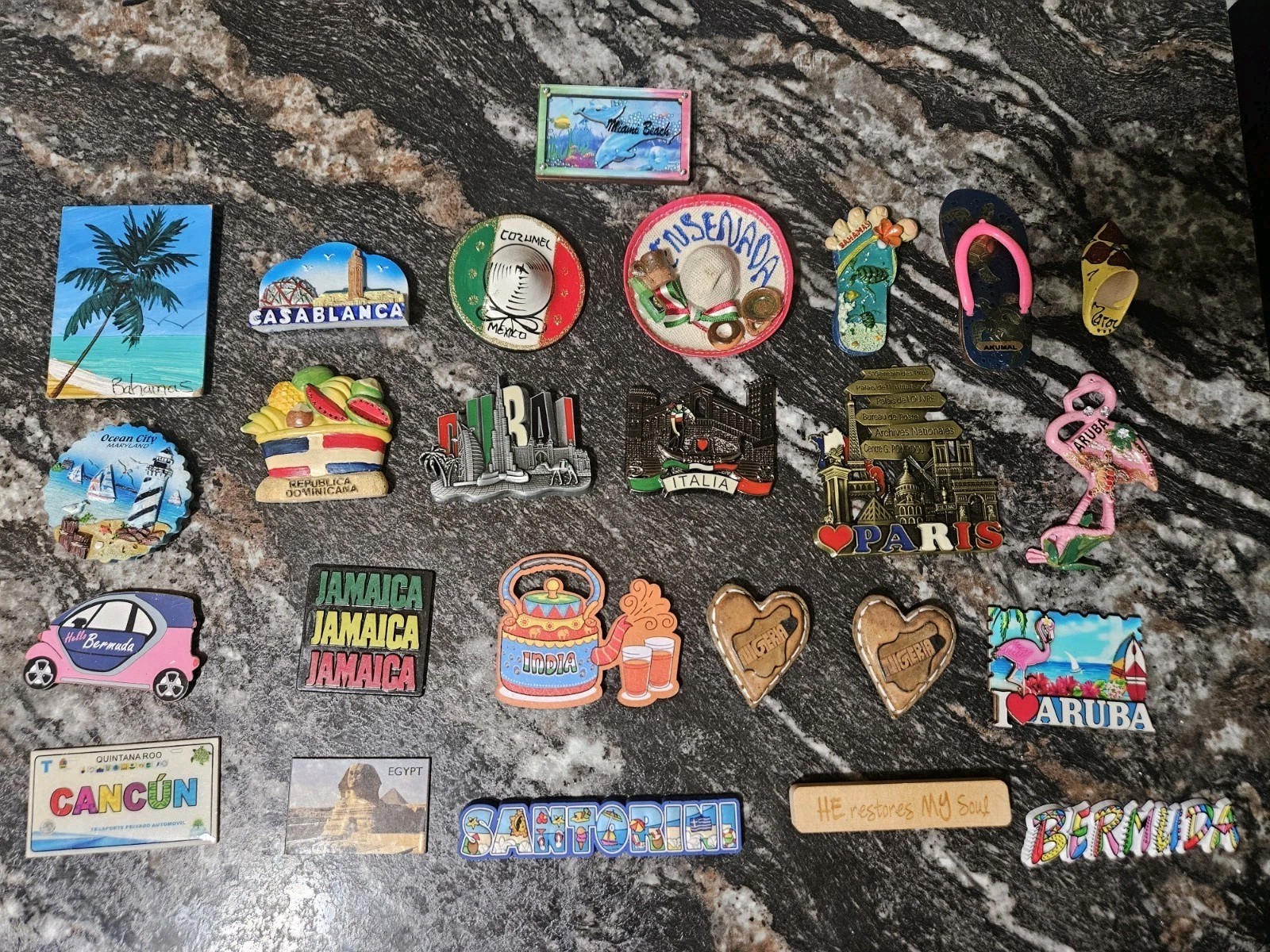 Lot of 20 Vtg & Modern US Travel Souvenir Refrigerator Magnets Cities Landmarks